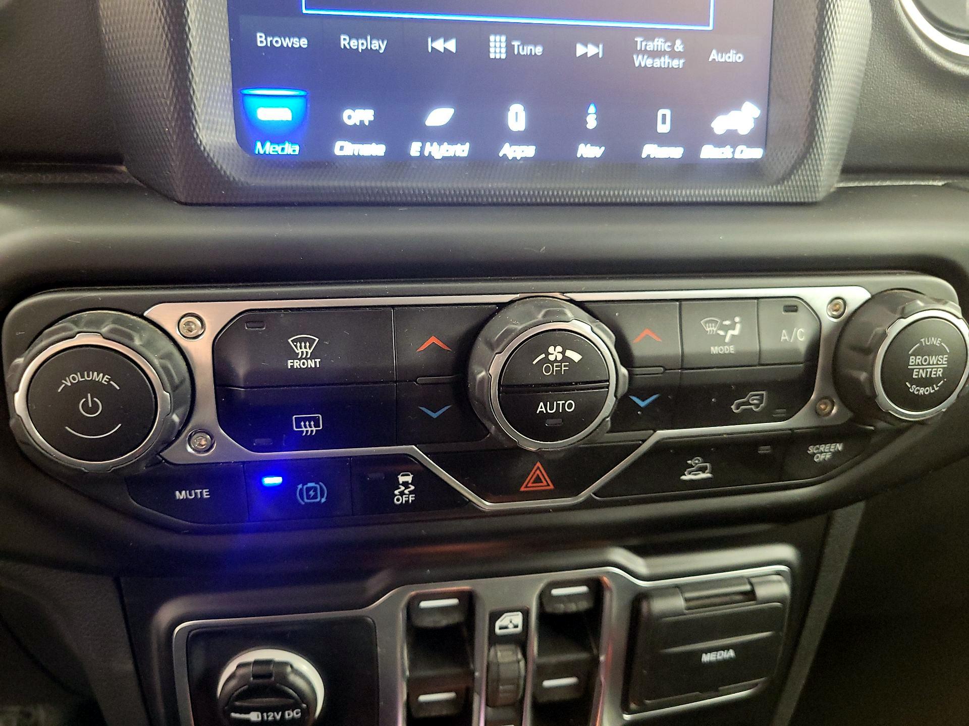 Thumbnail: 2021 Jeep Wrangler - 17