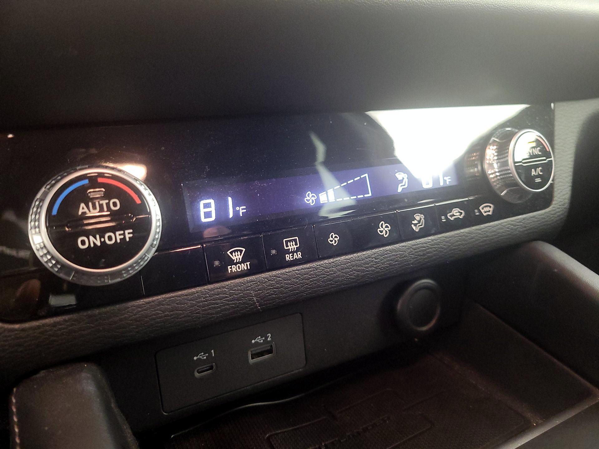 Thumbnail: 2022 Mitsubishi Outlander - 16