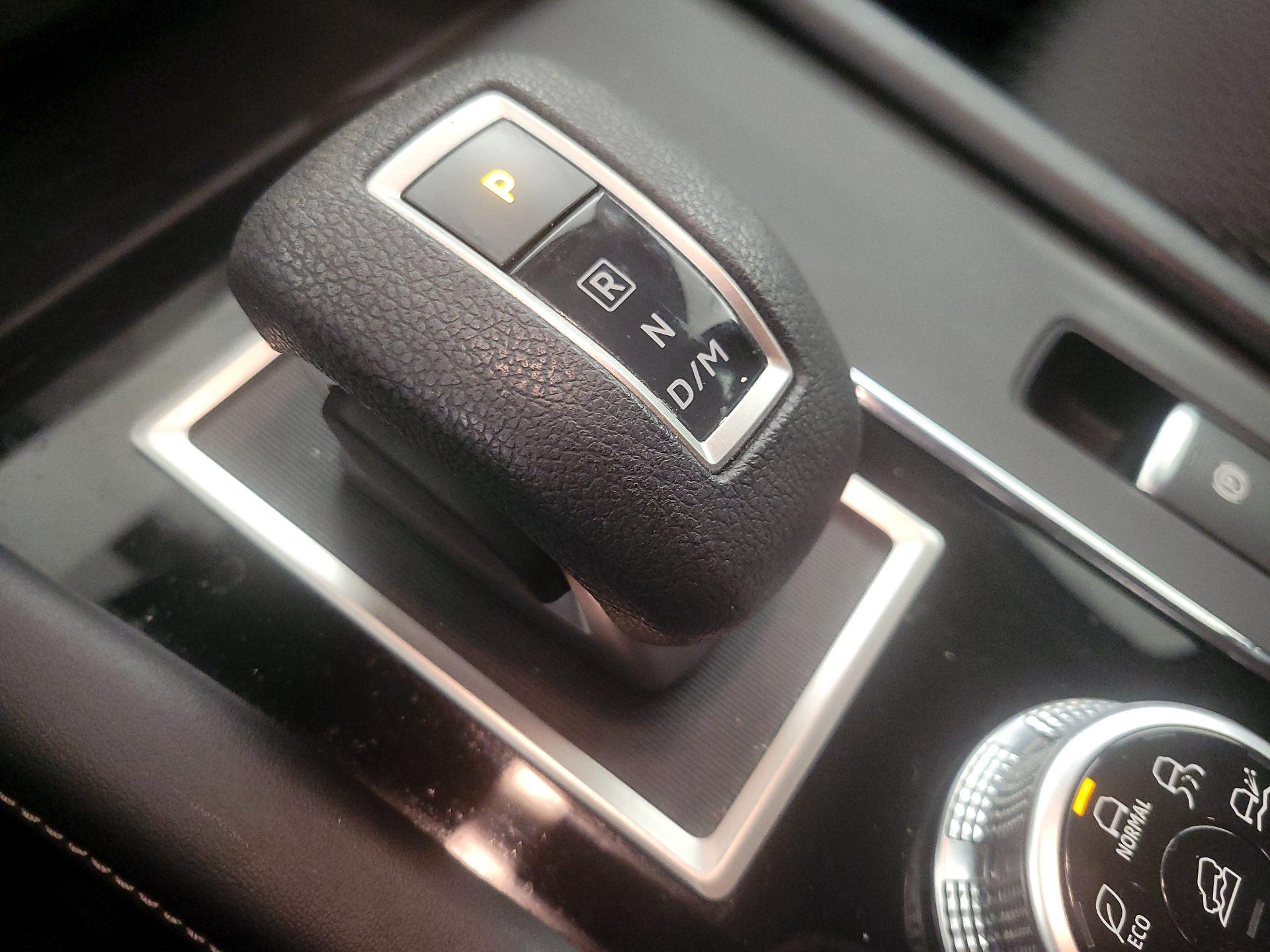 Thumbnail: 2022 Mitsubishi Outlander - 17