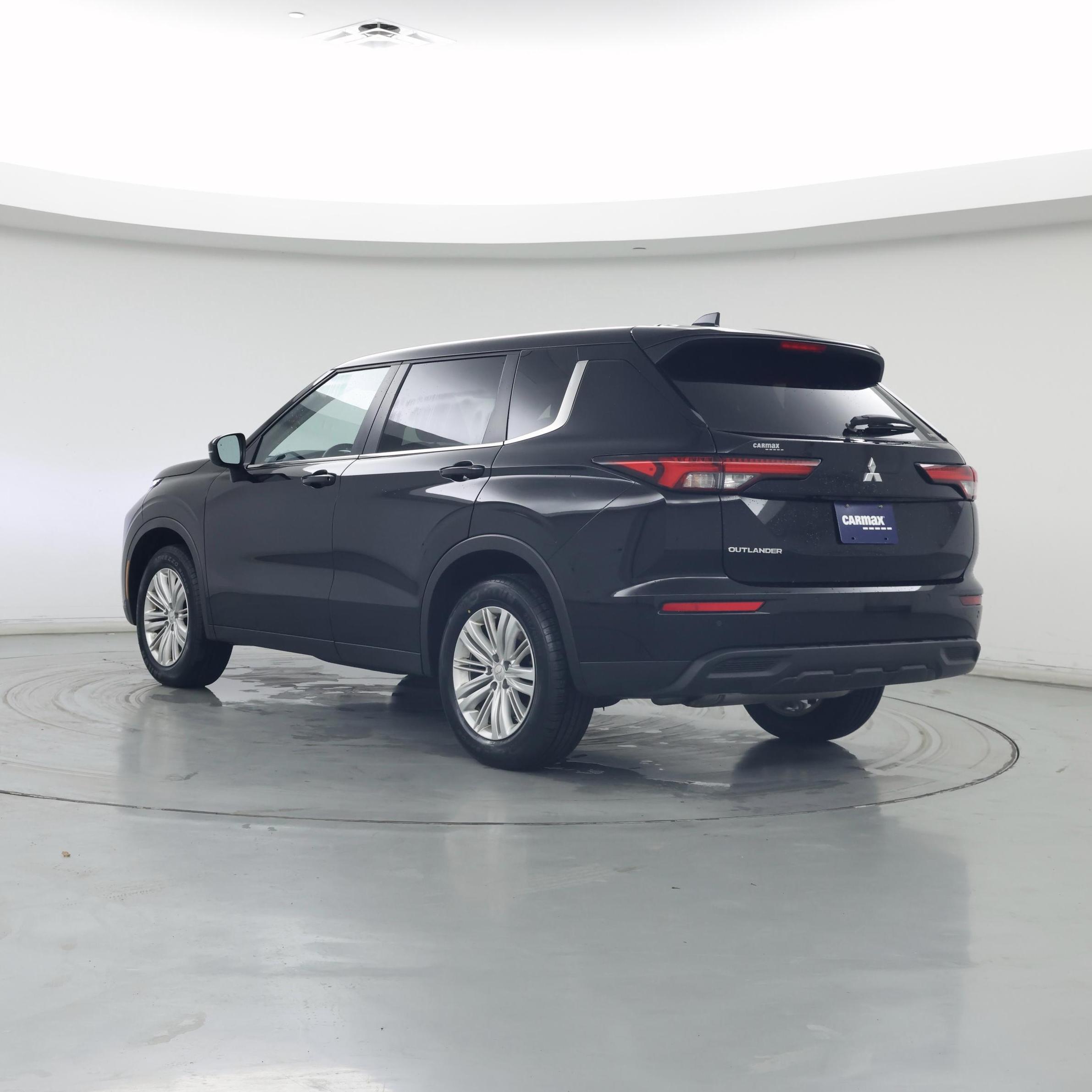 Thumbnail: 2022 Mitsubishi Outlander - 2