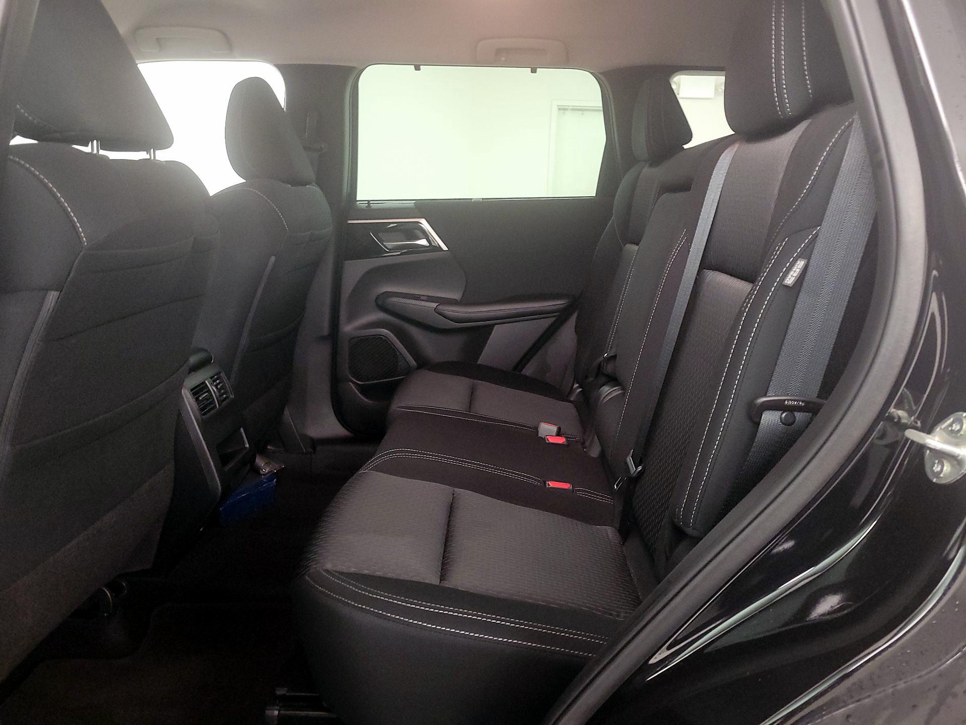 Thumbnail: 2022 Mitsubishi Outlander - 19