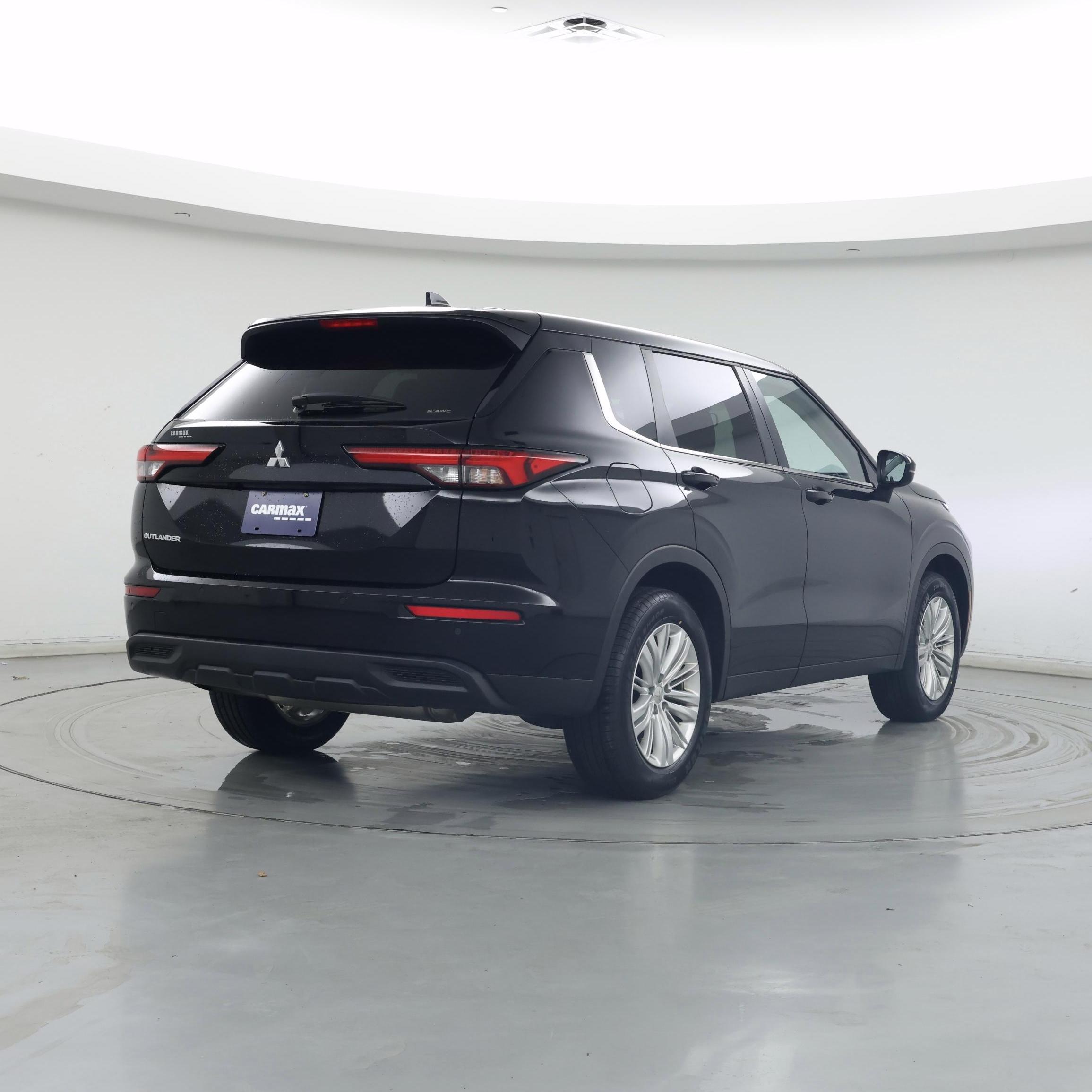 Thumbnail: 2022 Mitsubishi Outlander - 8