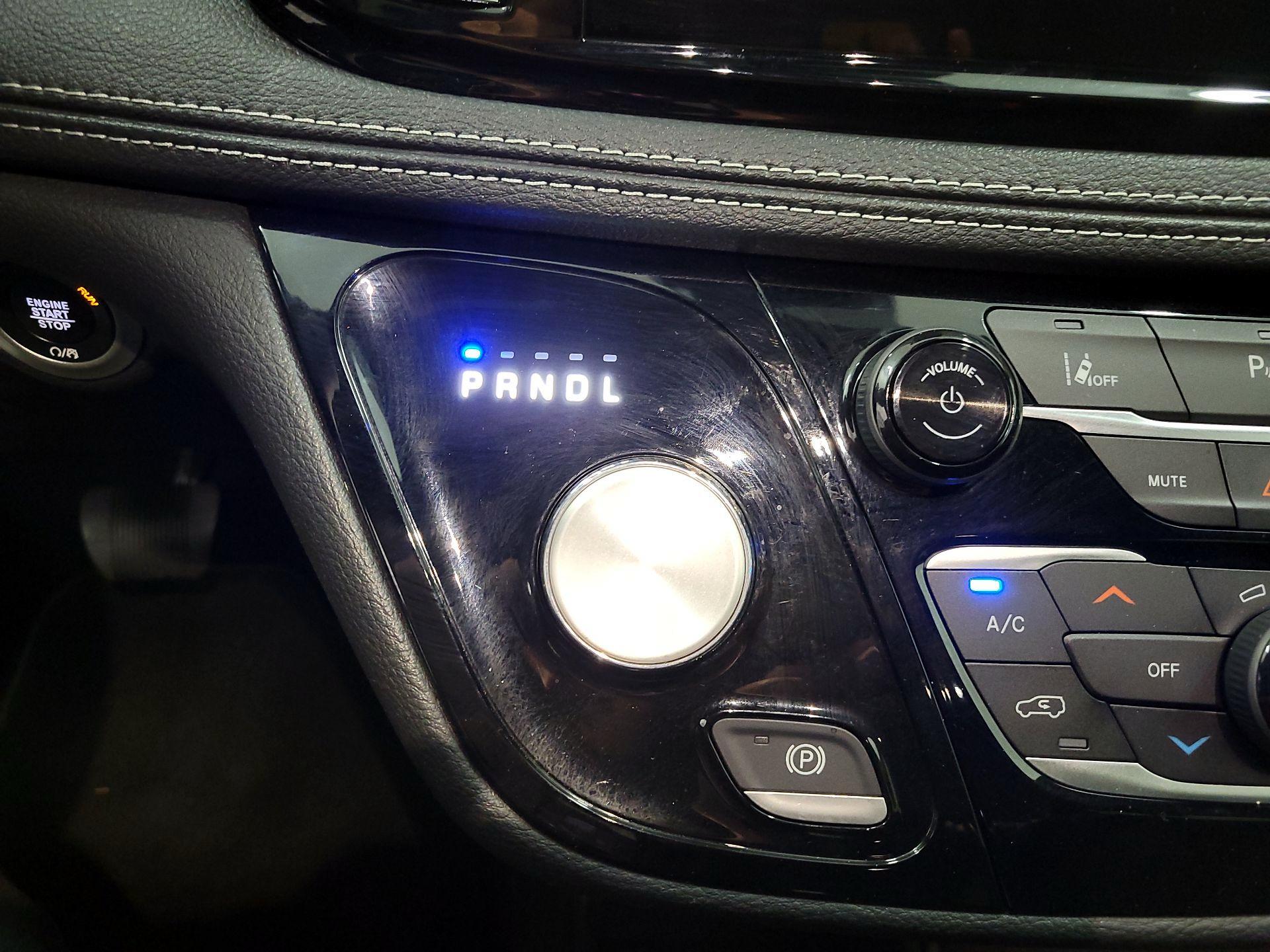 Thumbnail: 2023 Chrysler Pacifica - 17