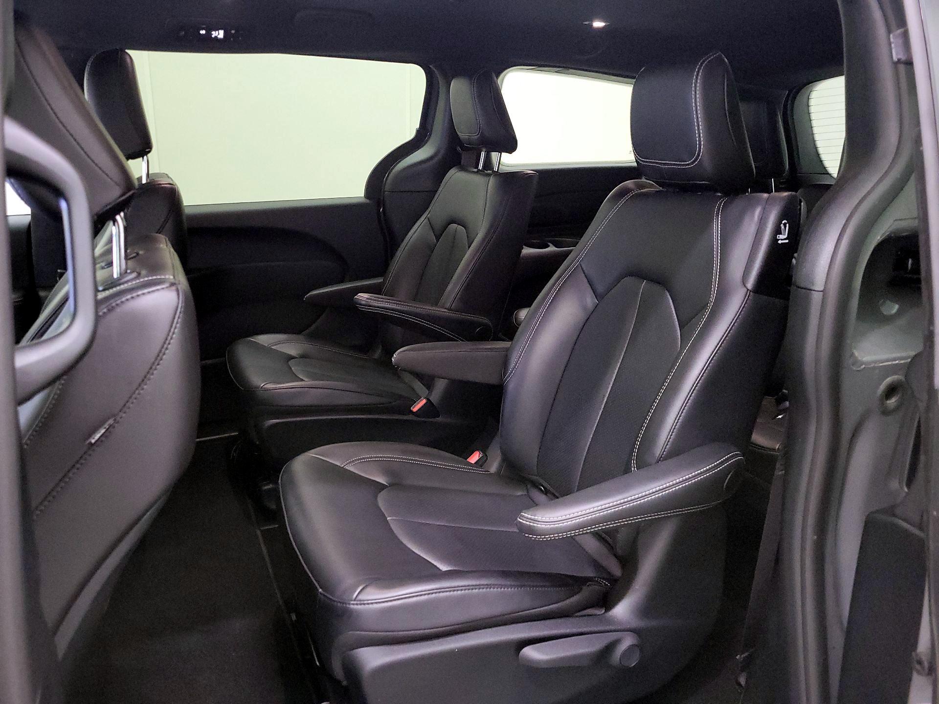 Thumbnail: 2023 Chrysler Pacifica - 19