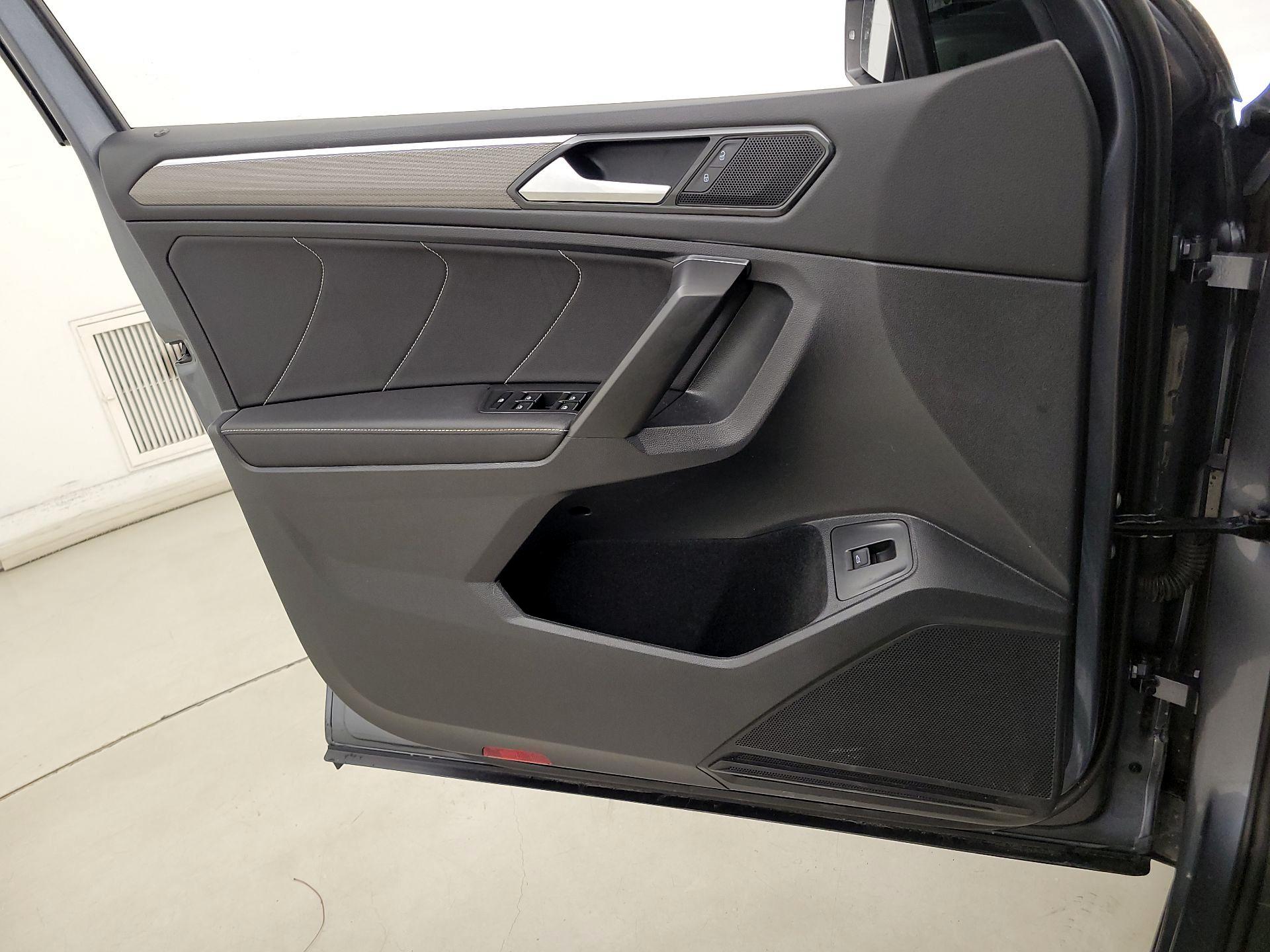 Thumbnail: 2022 Volkswagen Tiguan - 12