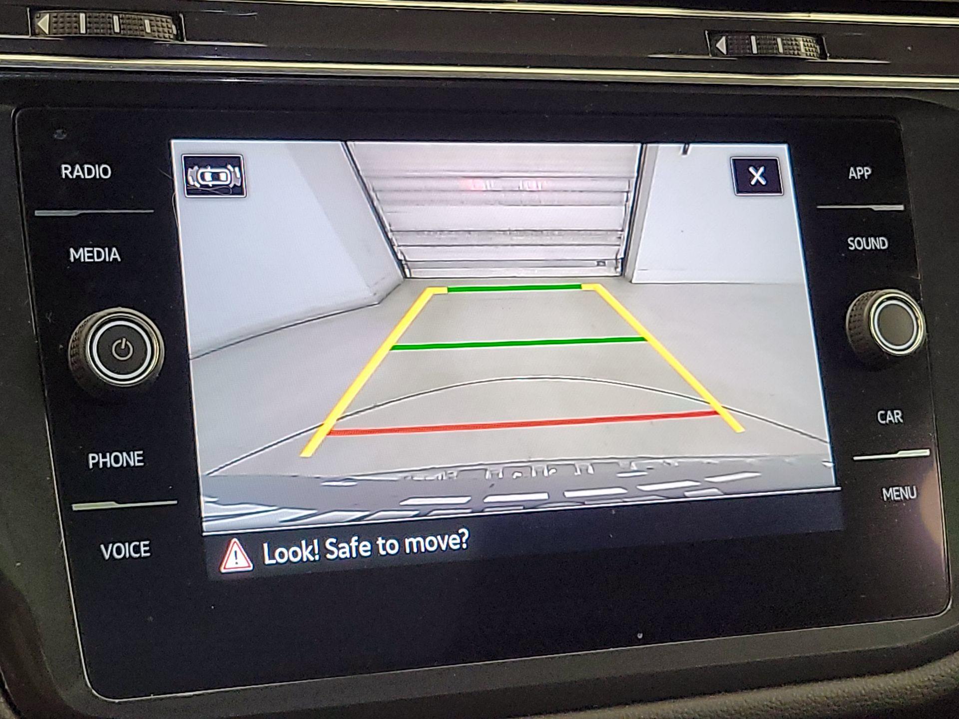 Thumbnail: 2022 Volkswagen Tiguan - 14