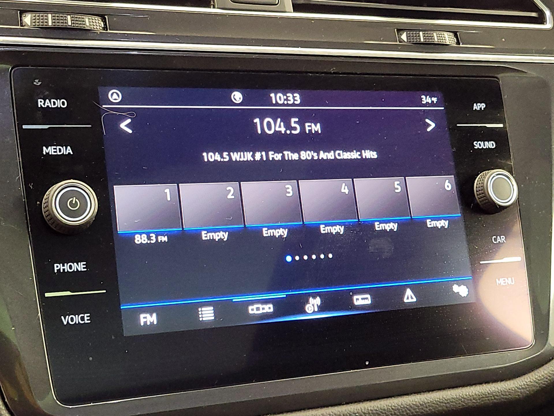 Thumbnail: 2022 Volkswagen Tiguan - 15