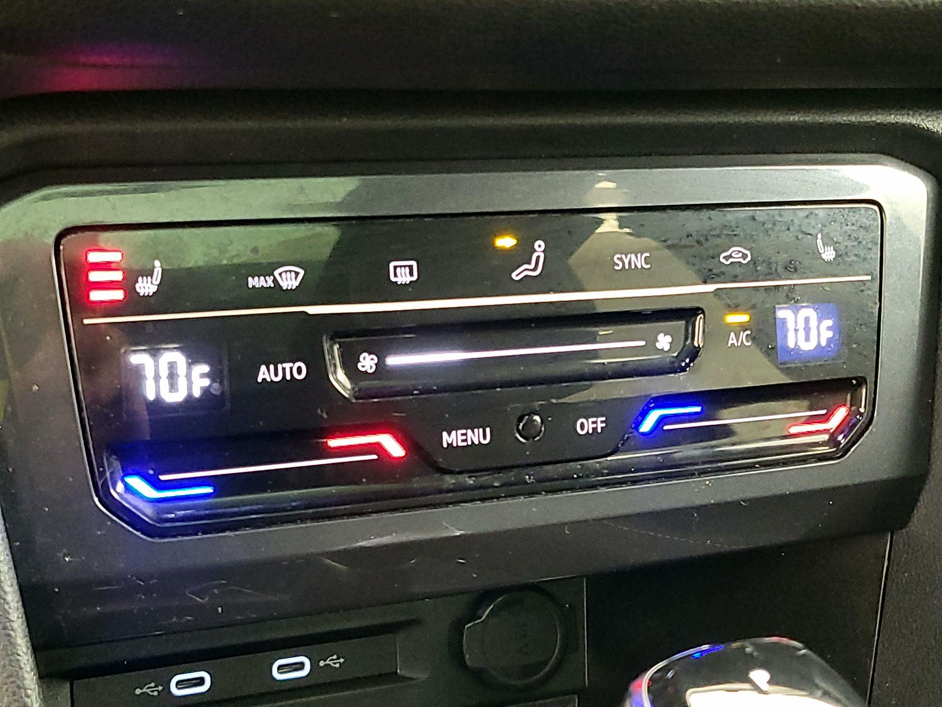 Thumbnail: 2022 Volkswagen Tiguan - 16