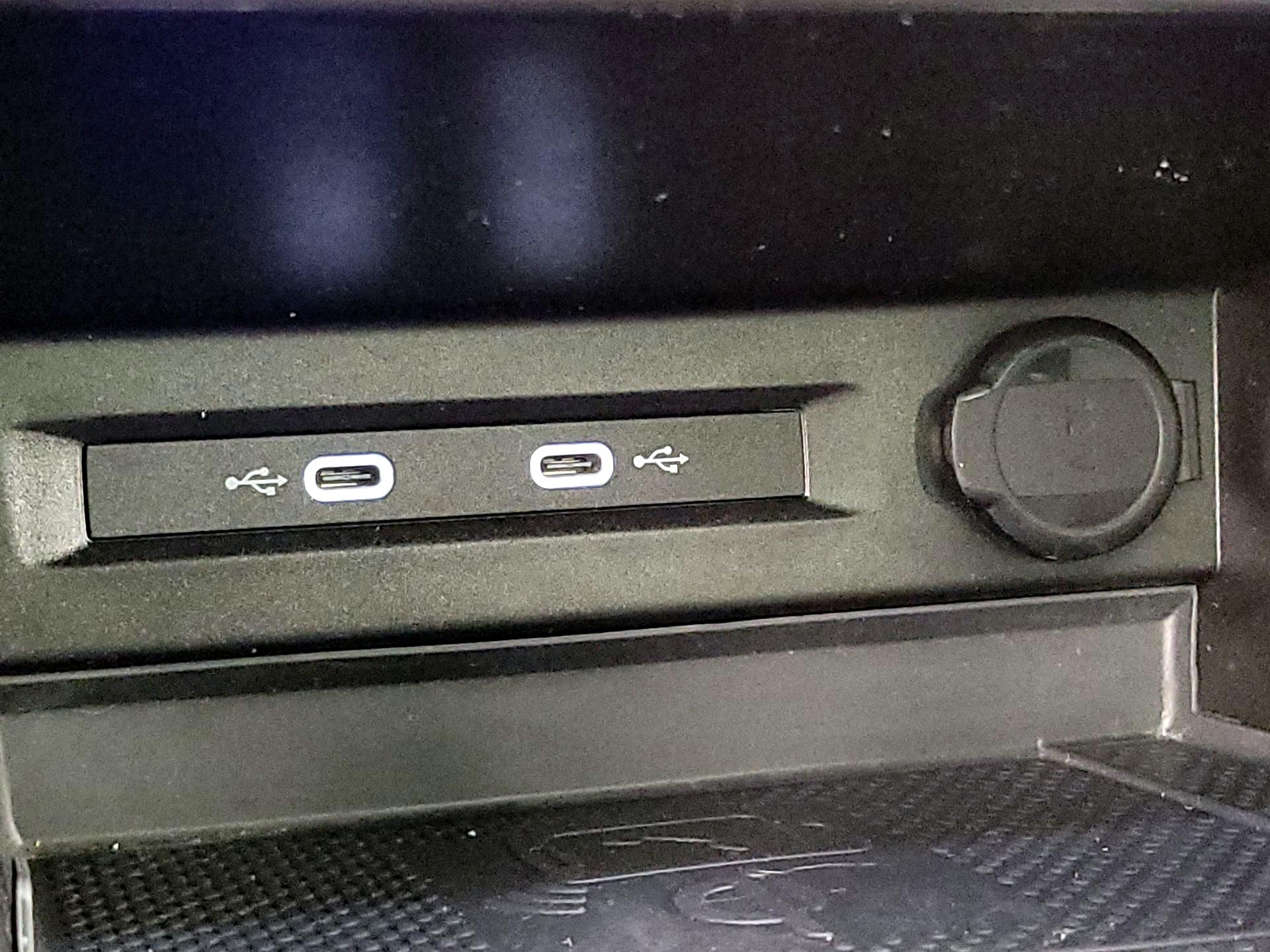 Thumbnail: 2022 Volkswagen Tiguan - 18