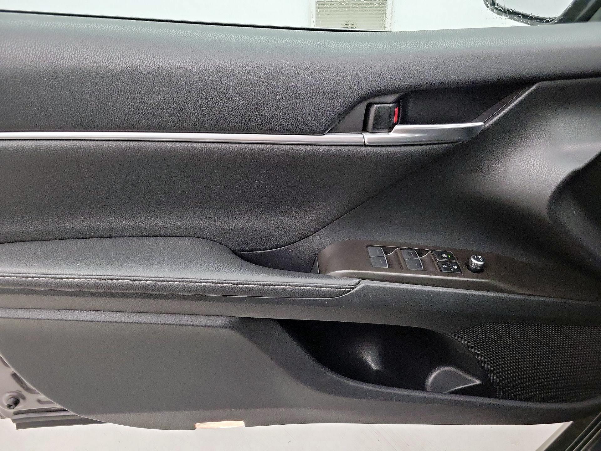 Thumbnail: 2023 Toyota Camry - 12