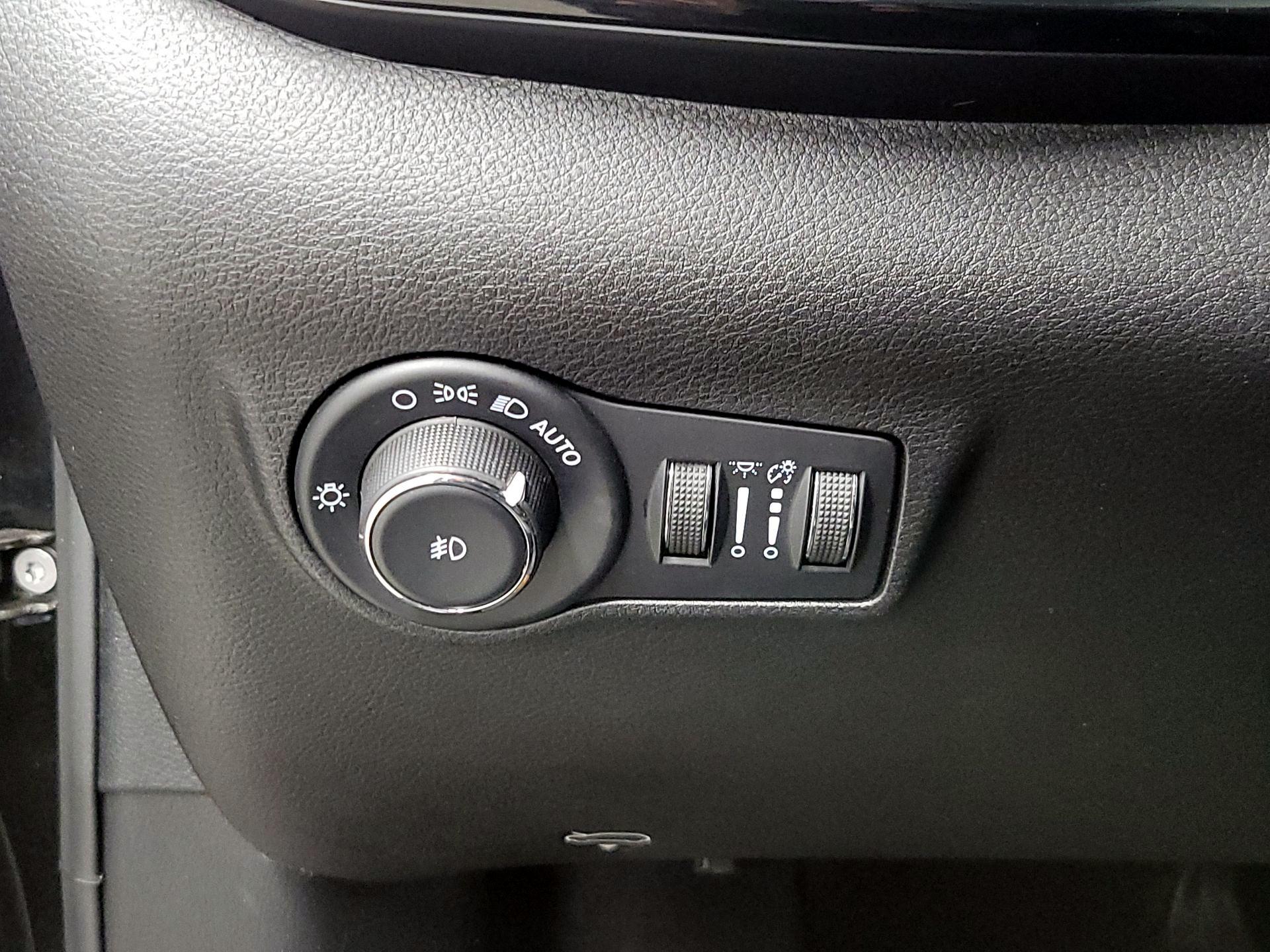 Thumbnail: 2022 Jeep Compass - 13