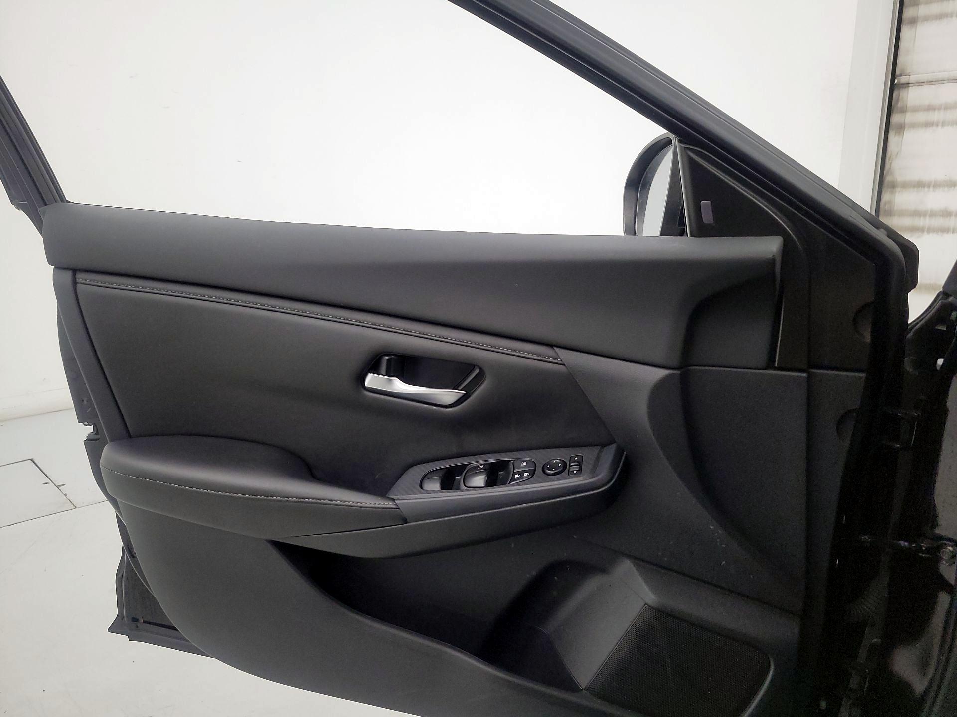 Thumbnail: 2023 Nissan Sentra - 12