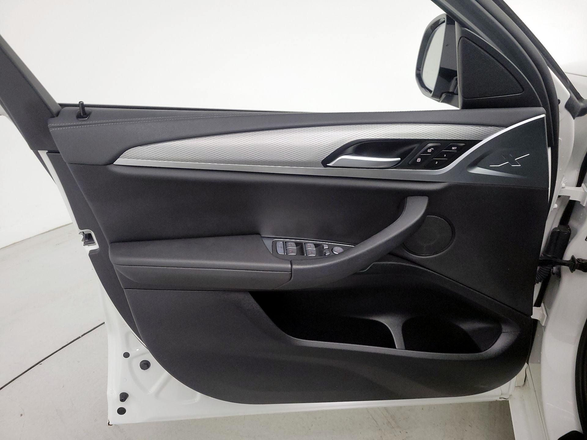 Thumbnail: 2021 BMW X4 - 12