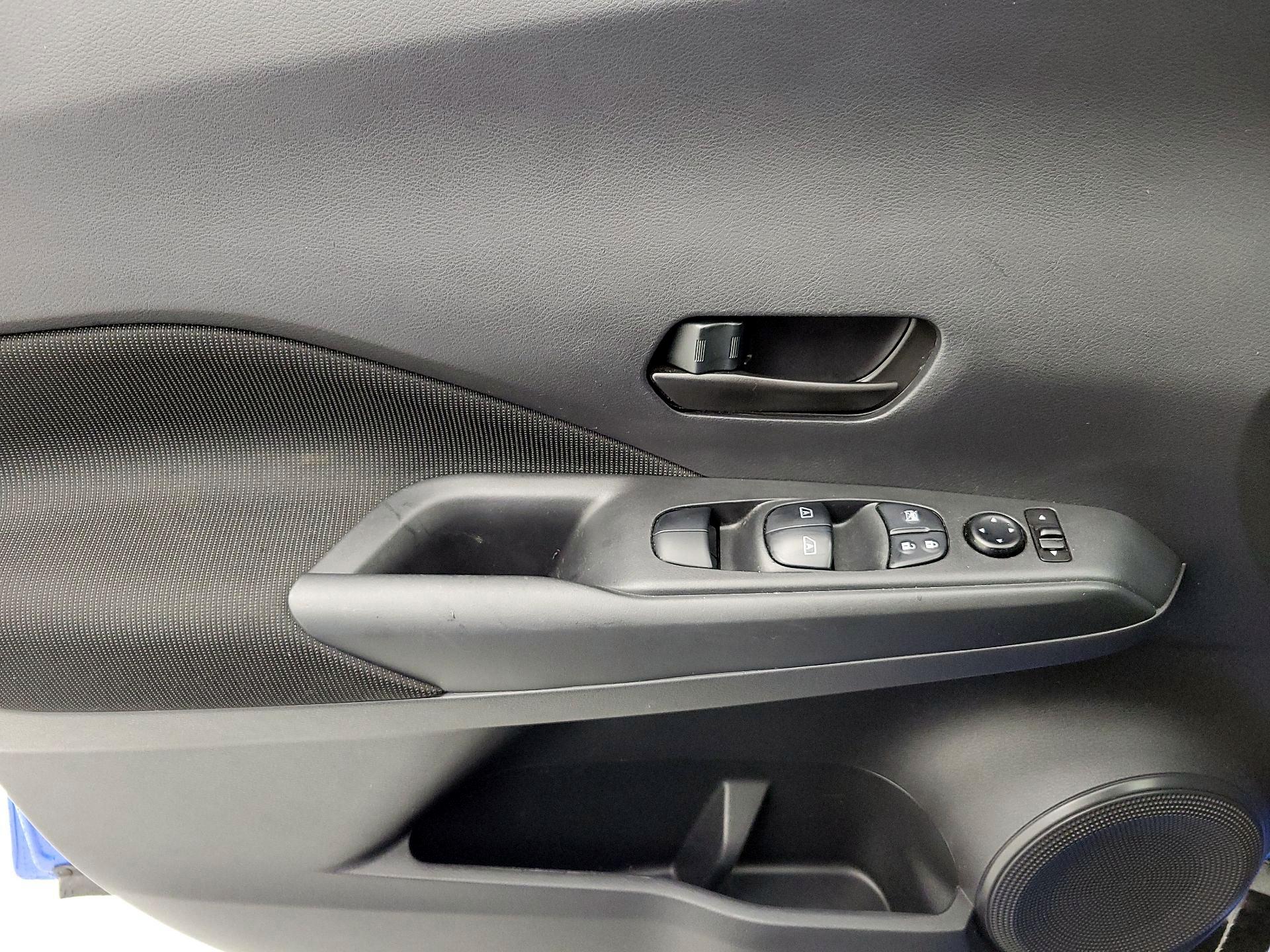 Thumbnail: 2021 Nissan Kicks - 12