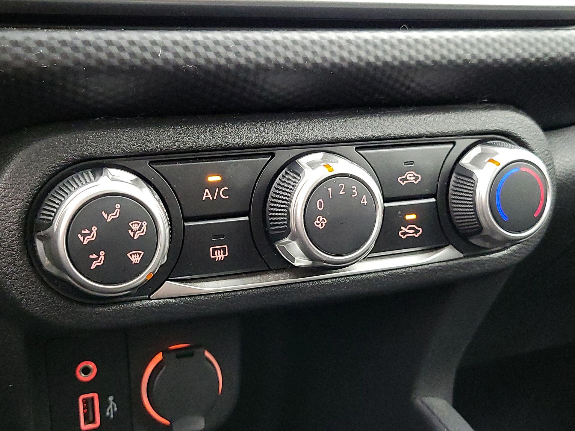 Thumbnail: 2021 Nissan Kicks - 16