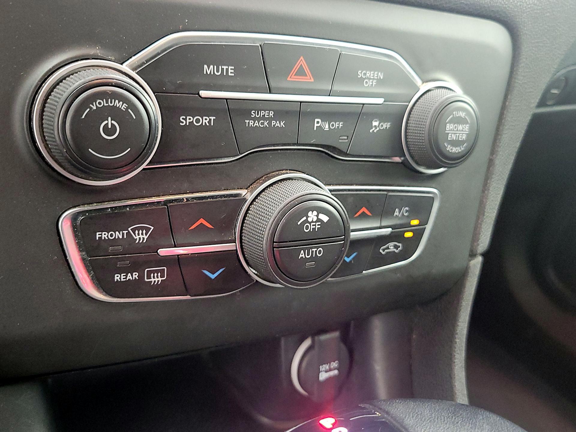 Thumbnail: 2022 Dodge Charger - 16