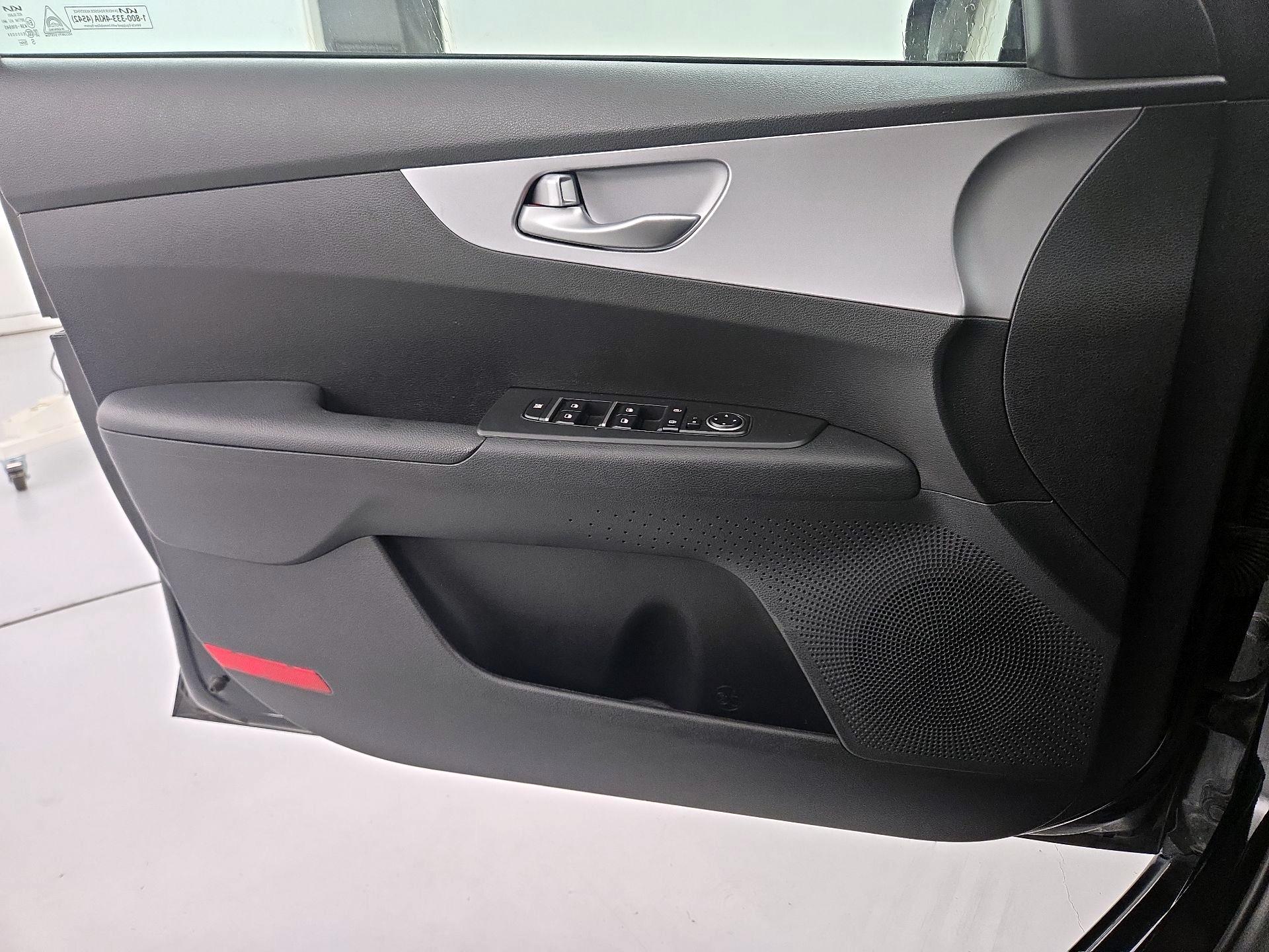 Thumbnail: 2023 Kia Forte - 12