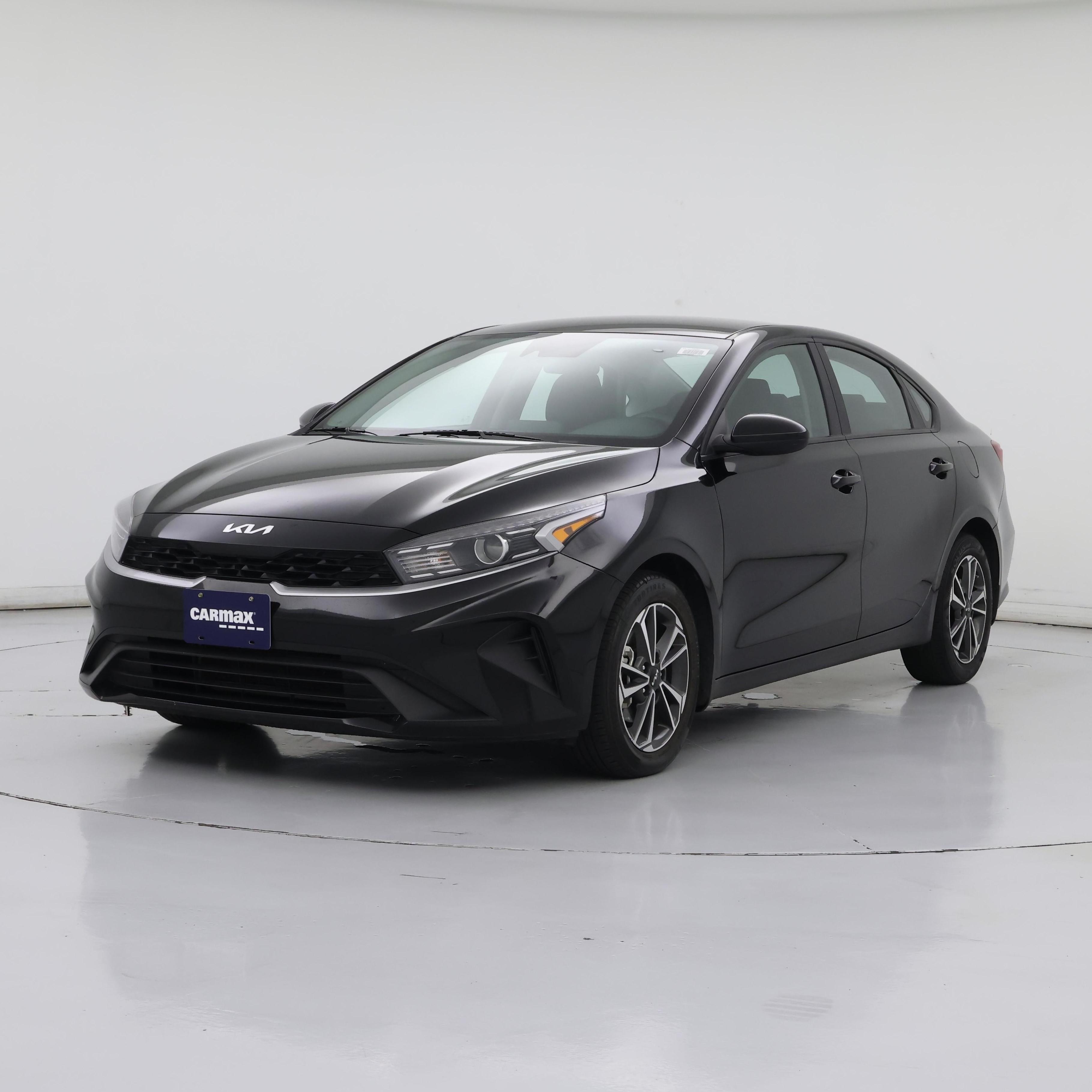 Thumbnail: 2023 Kia Forte - 4