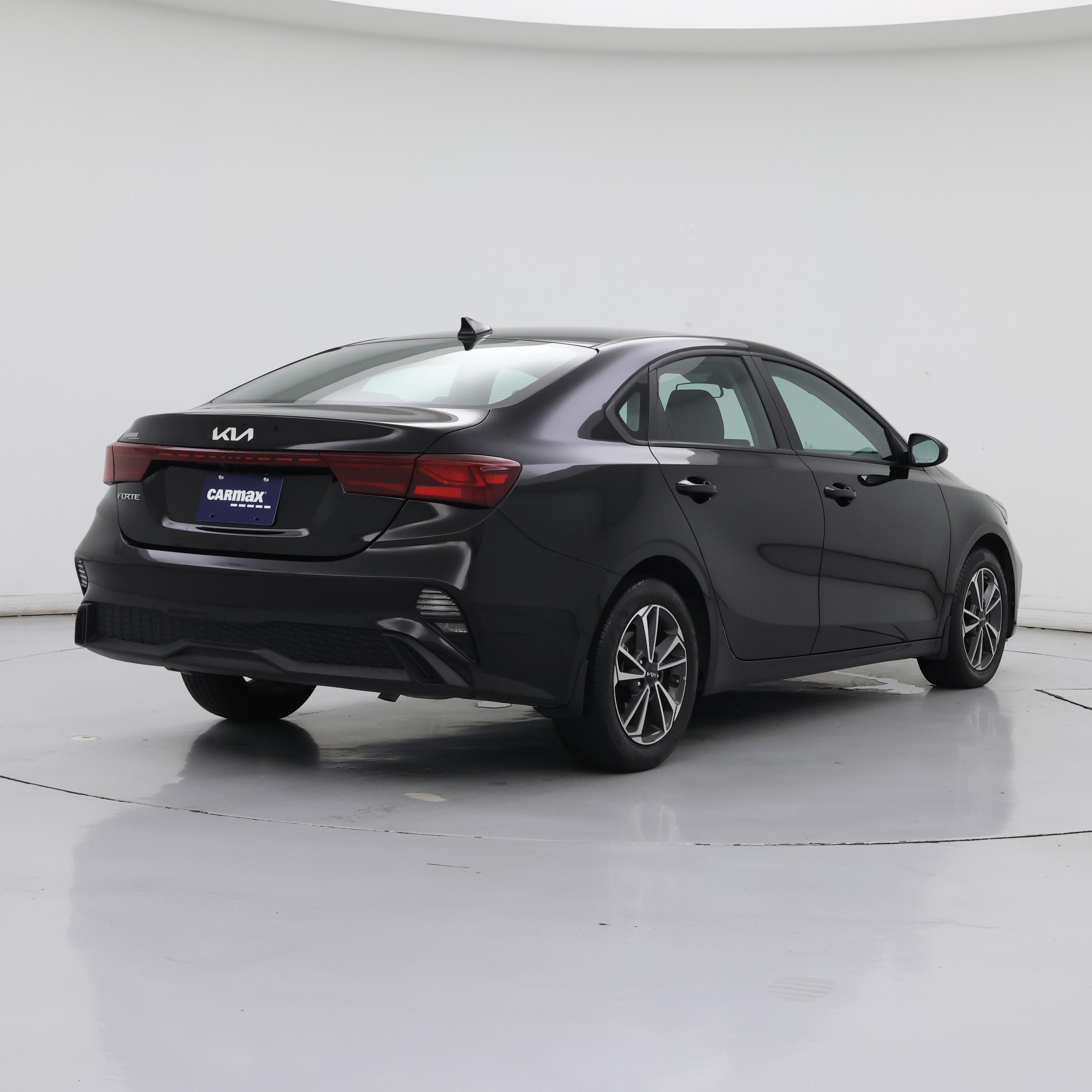 Thumbnail: 2023 Kia Forte - 8