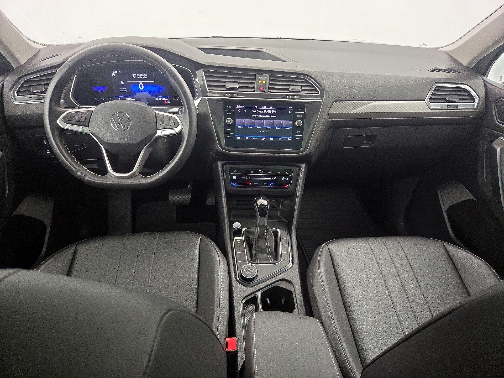 Thumbnail: 2022 Volkswagen Tiguan - 9