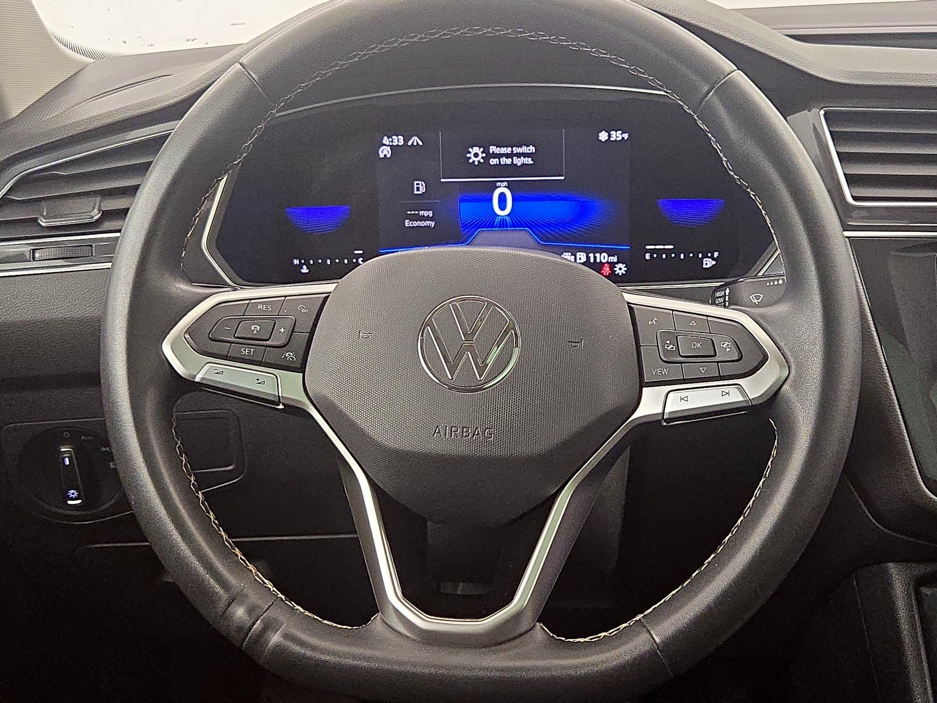 Thumbnail: 2022 Volkswagen Tiguan - 10