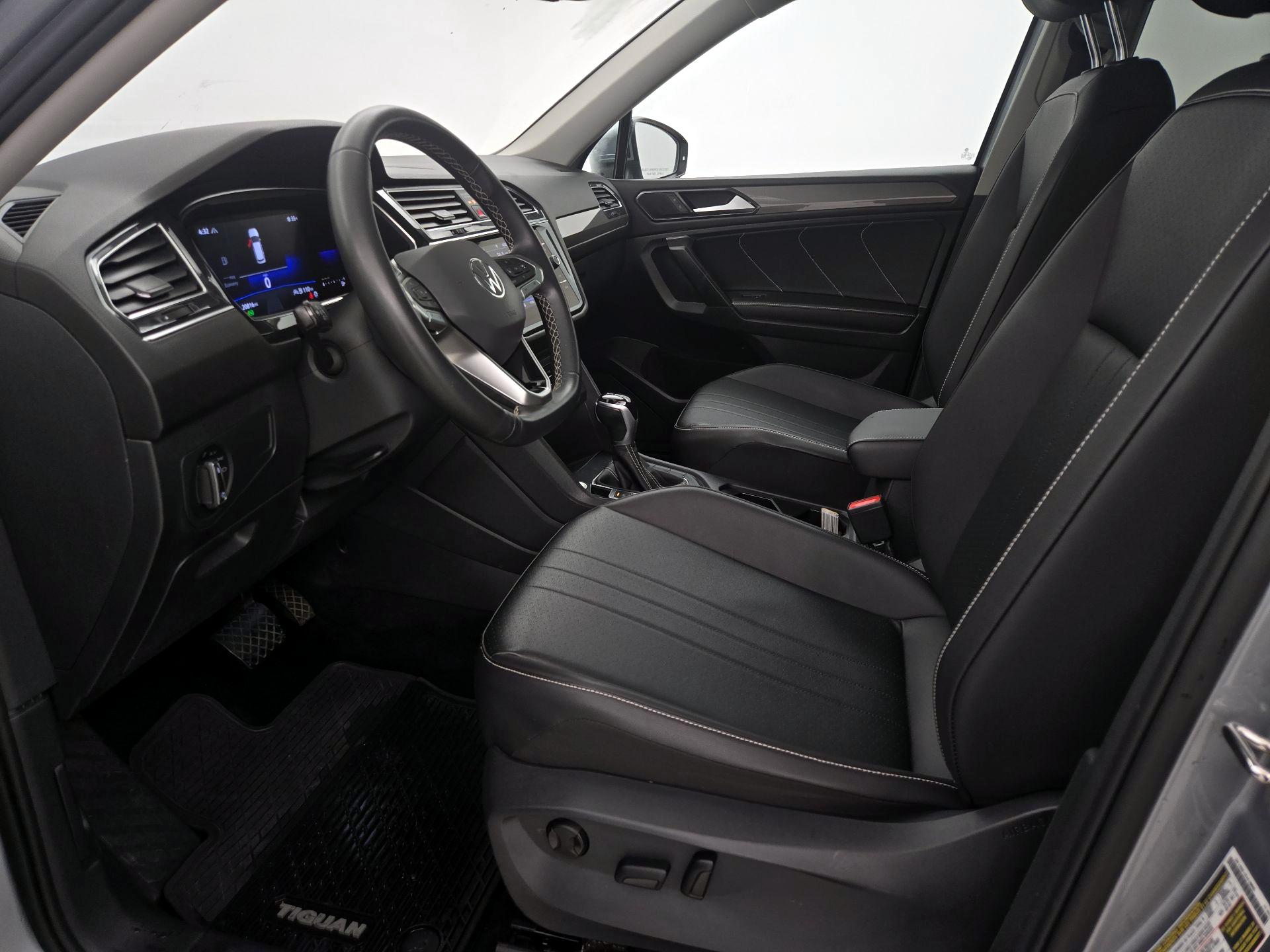 Thumbnail: 2022 Volkswagen Tiguan - 11