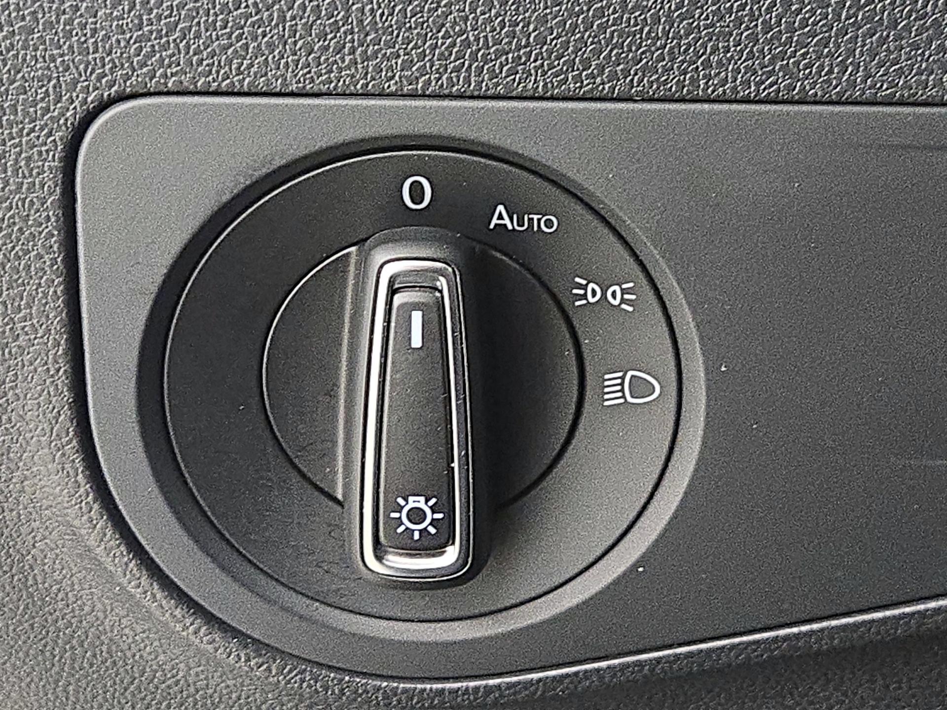 Thumbnail: 2022 Volkswagen Tiguan - 13