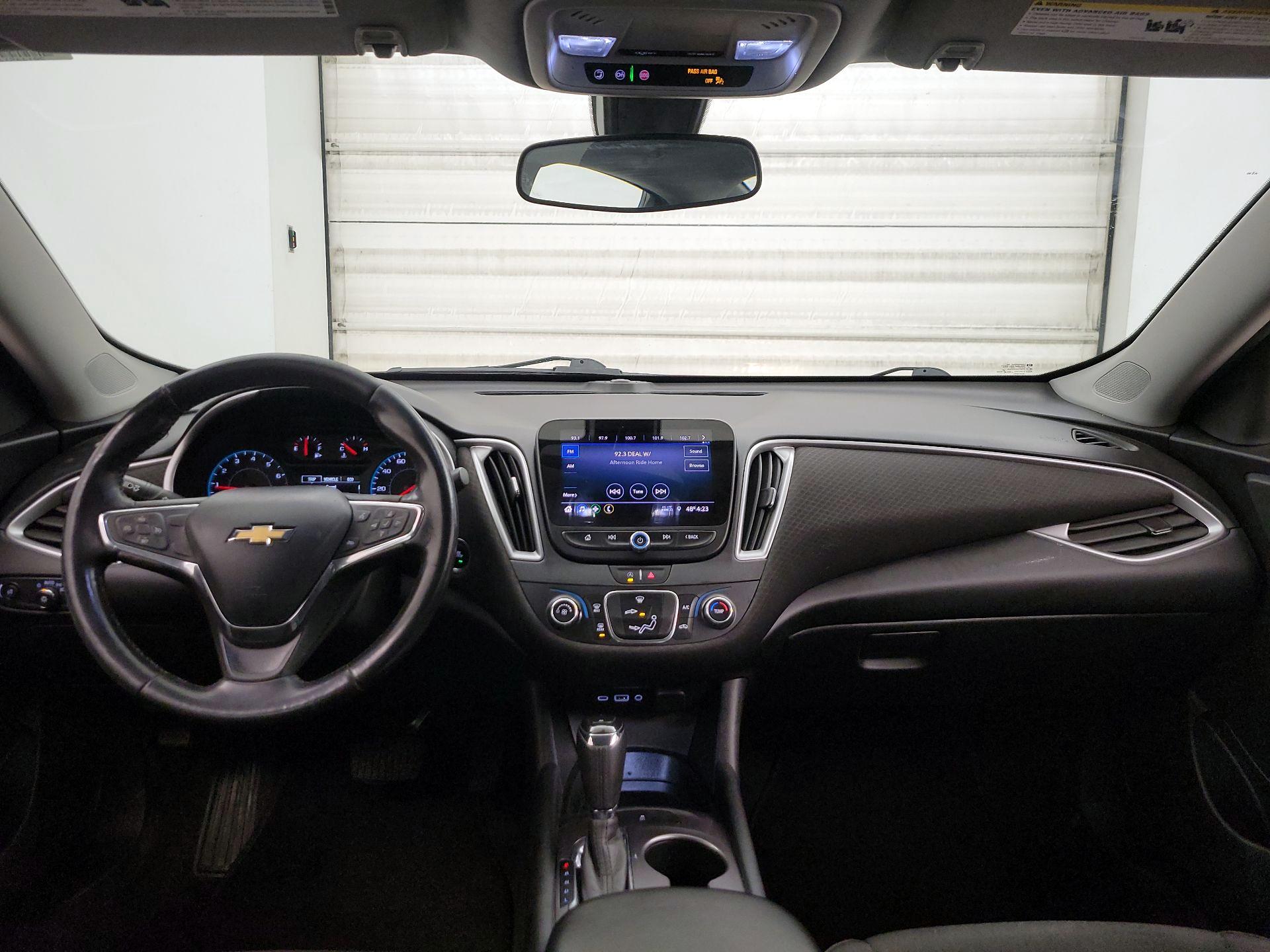 Thumbnail: 2020 Chevrolet Malibu - 9