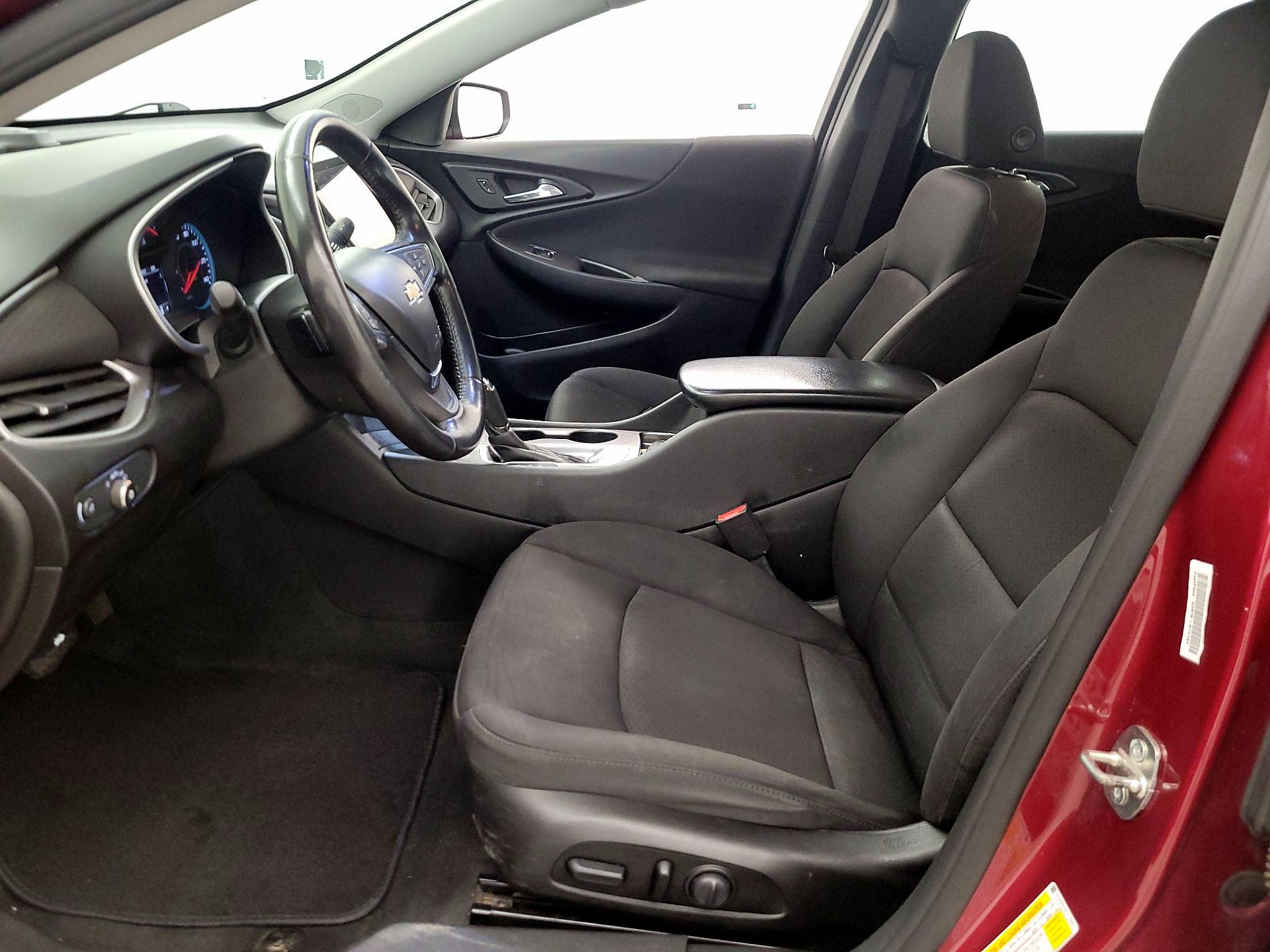 Thumbnail: 2020 Chevrolet Malibu - 11