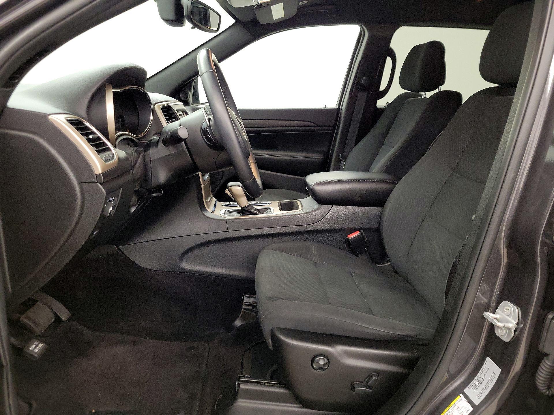 Thumbnail: 2017 Jeep Grand Cherokee - 11