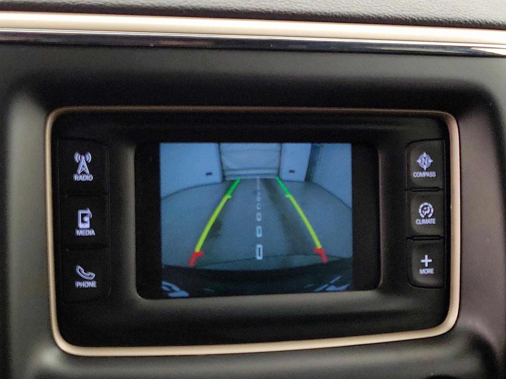 Thumbnail: 2017 Jeep Grand Cherokee - 14