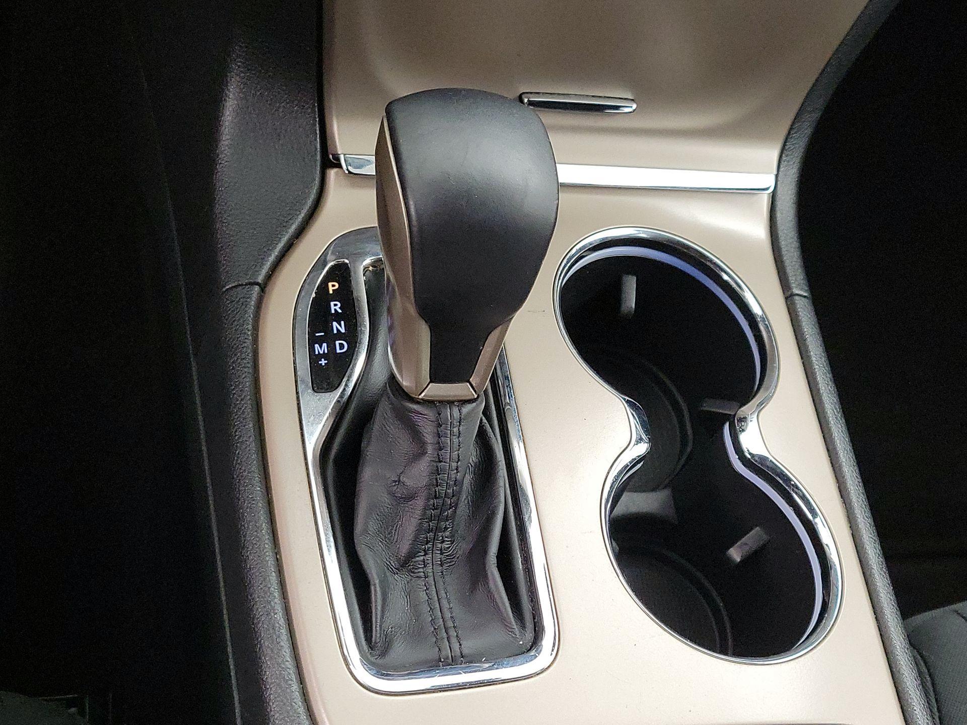 Thumbnail: 2017 Jeep Grand Cherokee - 17