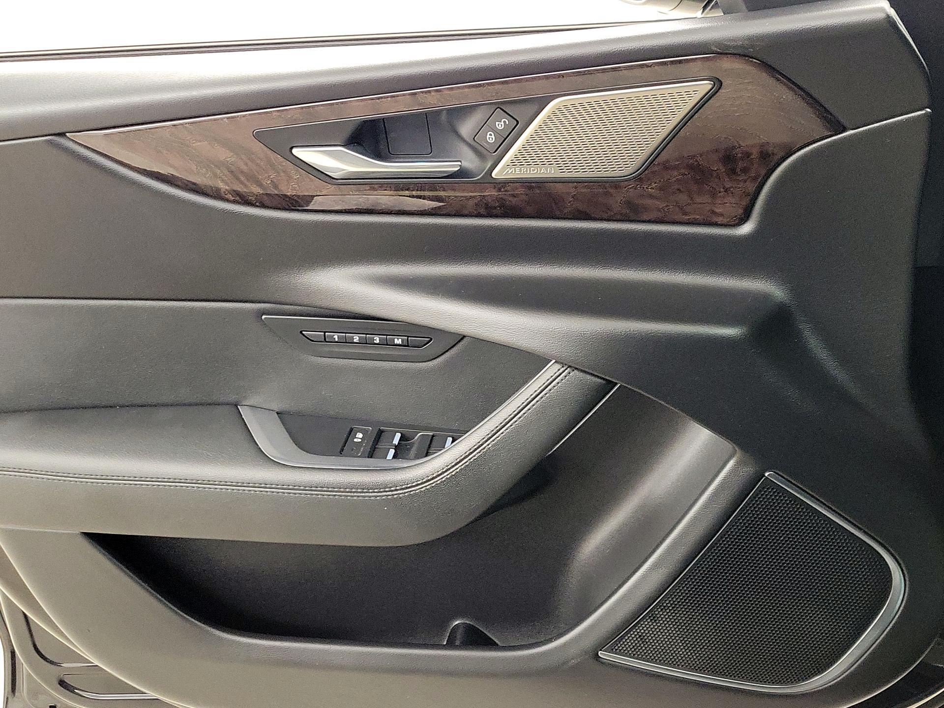 Thumbnail: 2020 Jaguar XE - 12