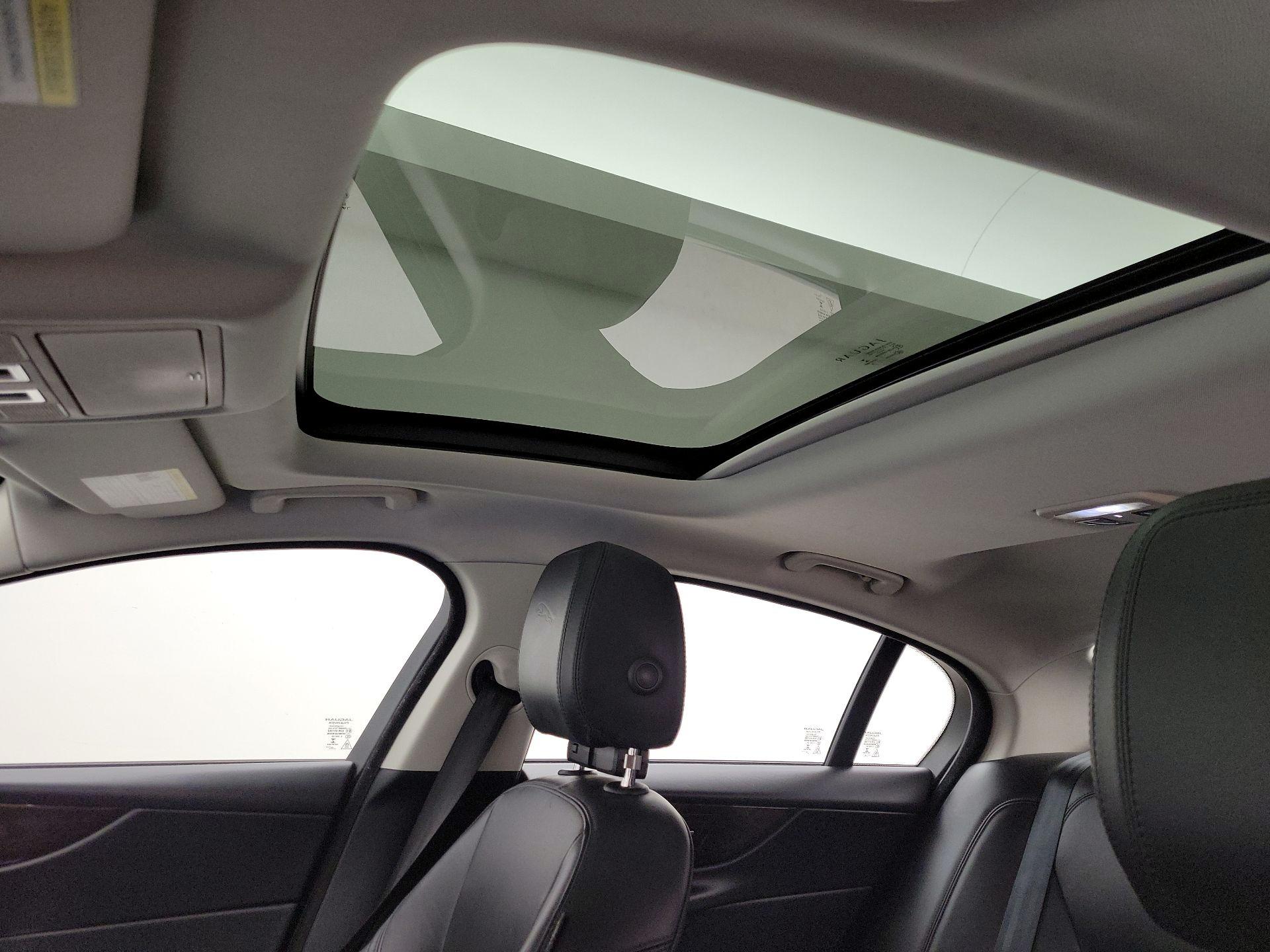 Thumbnail: 2020 Jaguar XE - 20