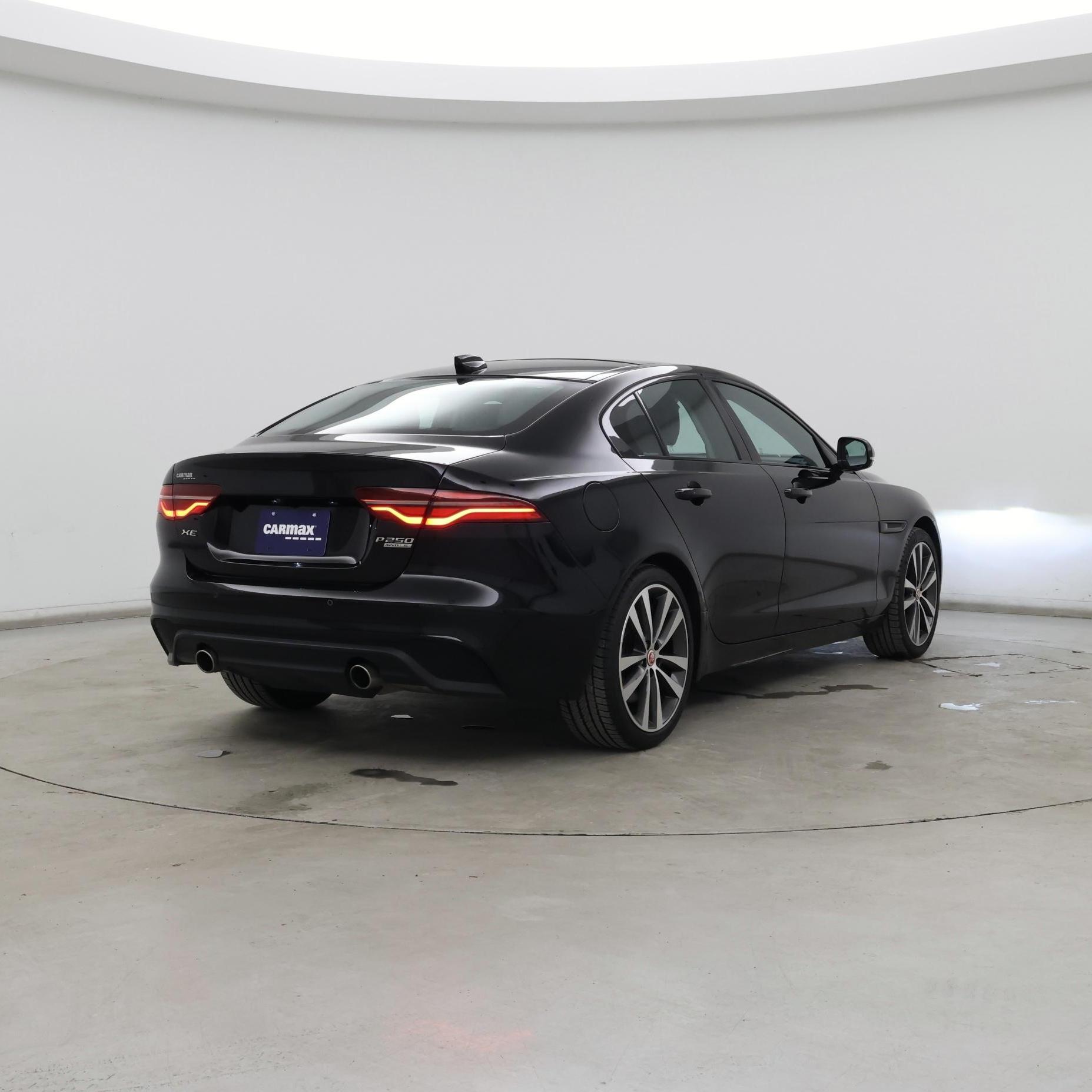 Thumbnail: 2020 Jaguar XE - 8
