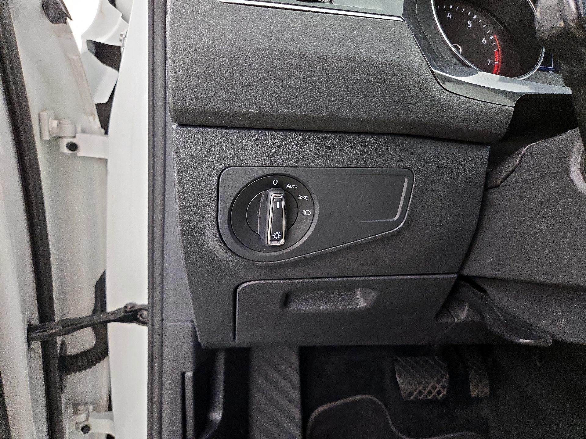 Thumbnail: 2019 Volkswagen Tiguan - 13