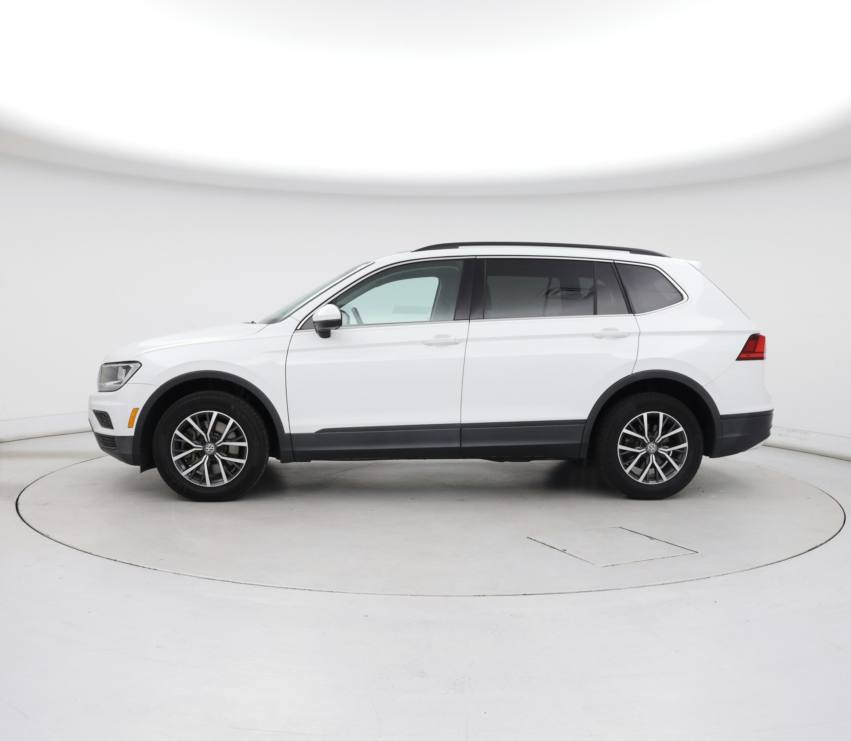 Thumbnail: 2019 Volkswagen Tiguan - 3