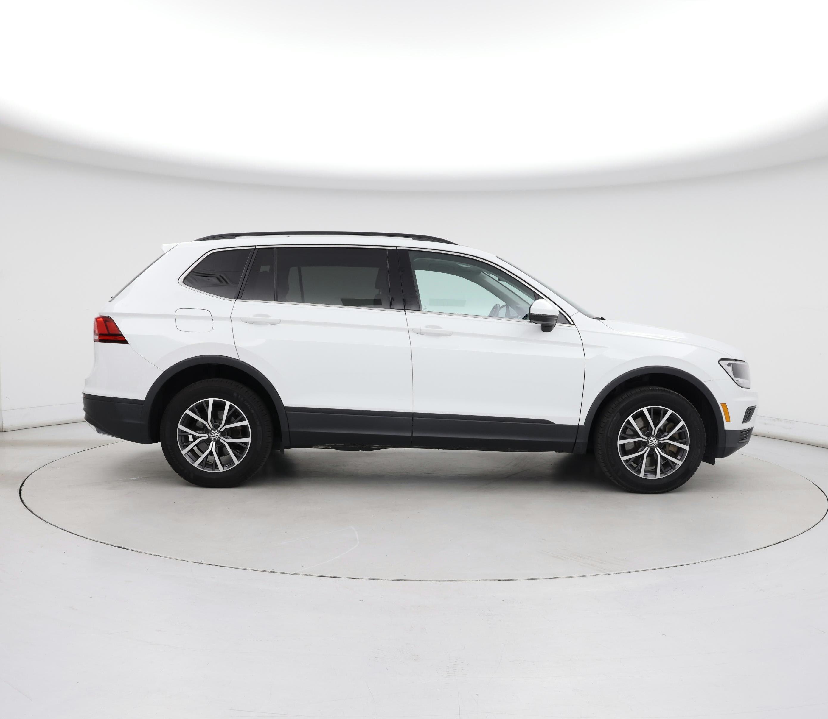 Thumbnail: 2019 Volkswagen Tiguan - 7