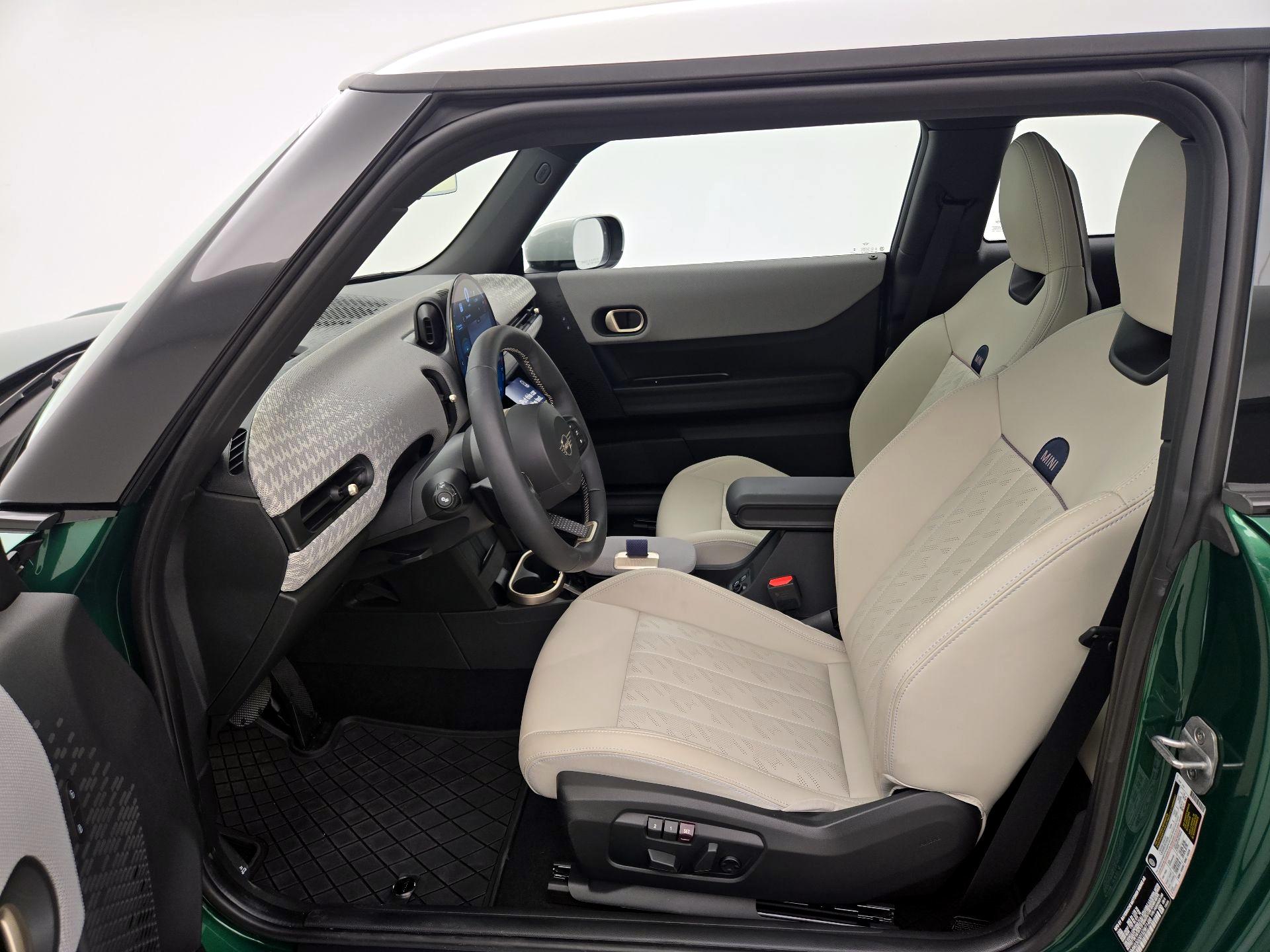 Thumbnail: 2025 MINI Cooper Hardtop - 11