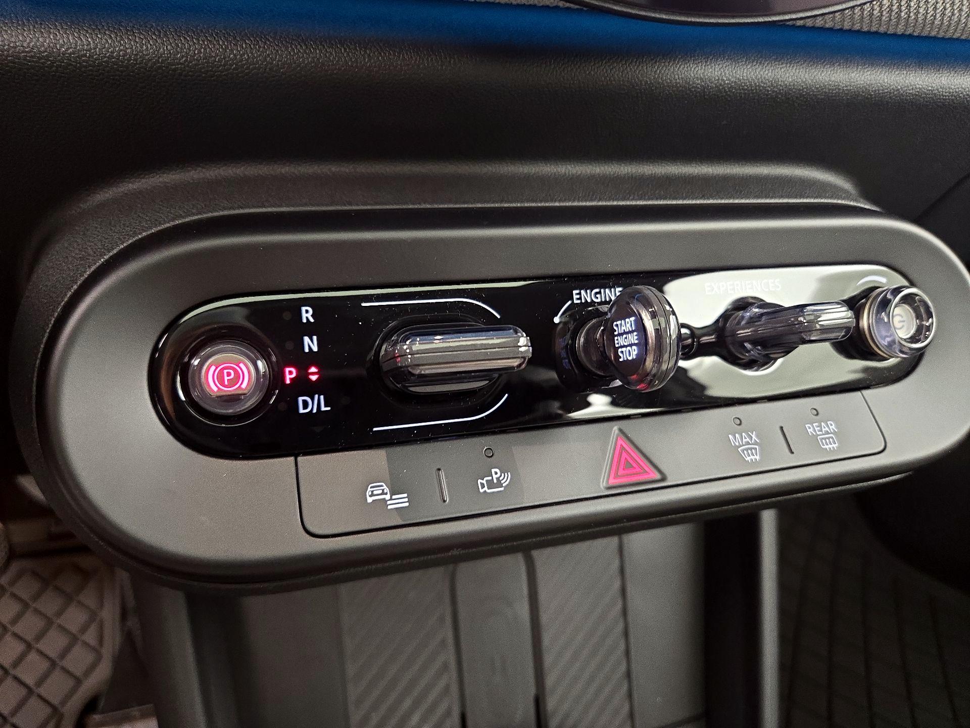 Thumbnail: 2025 MINI Cooper Hardtop - 16