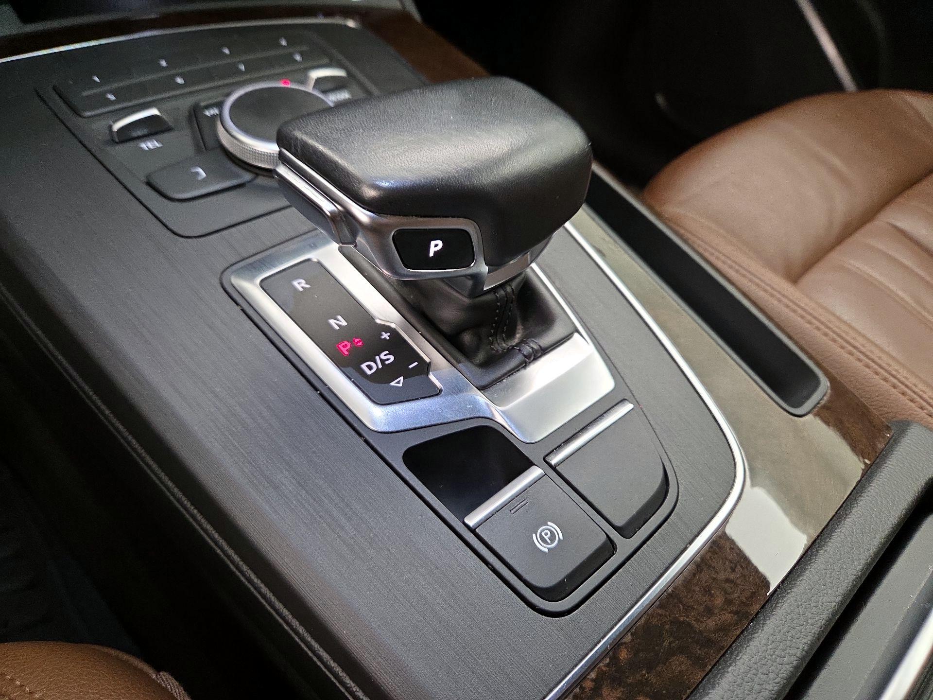 Thumbnail: 2020 Audi Q5 - 17