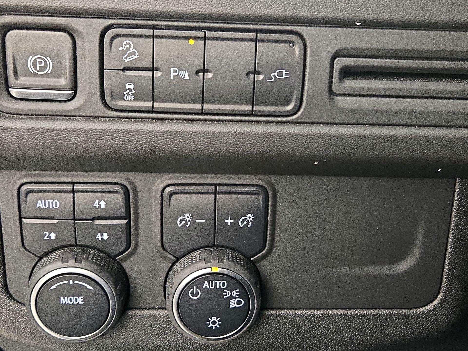 Thumbnail: 2021 Chevrolet Suburban - 13