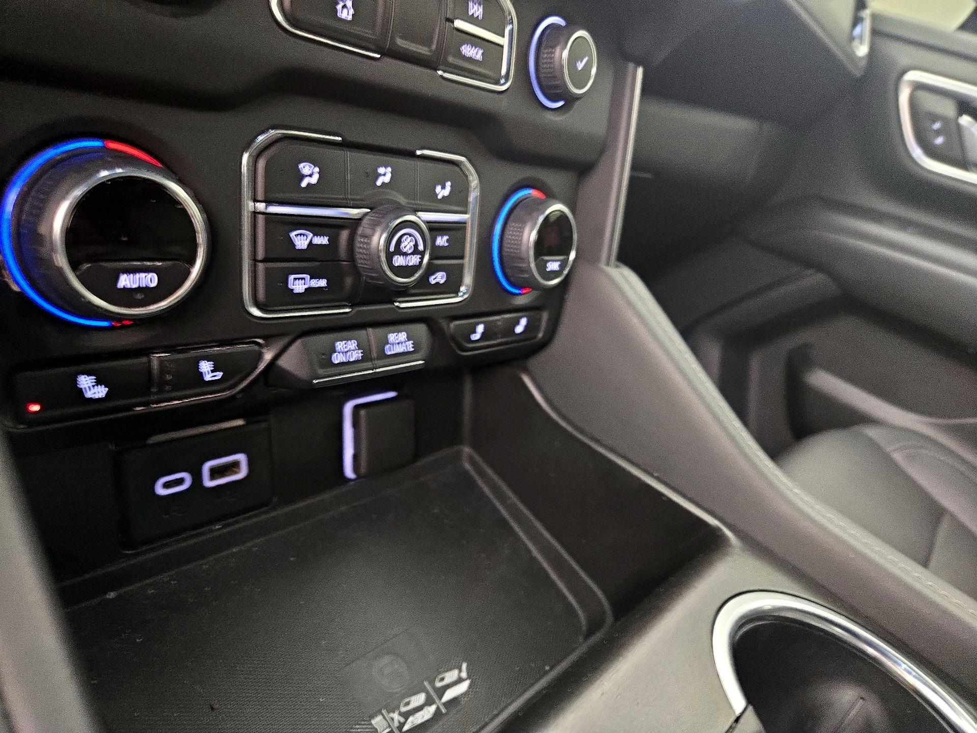 Thumbnail: 2021 Chevrolet Suburban - 17