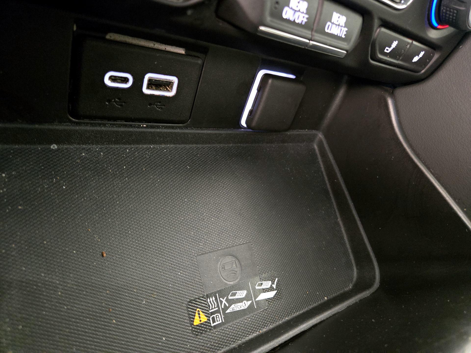 Thumbnail: 2021 Chevrolet Suburban - 19