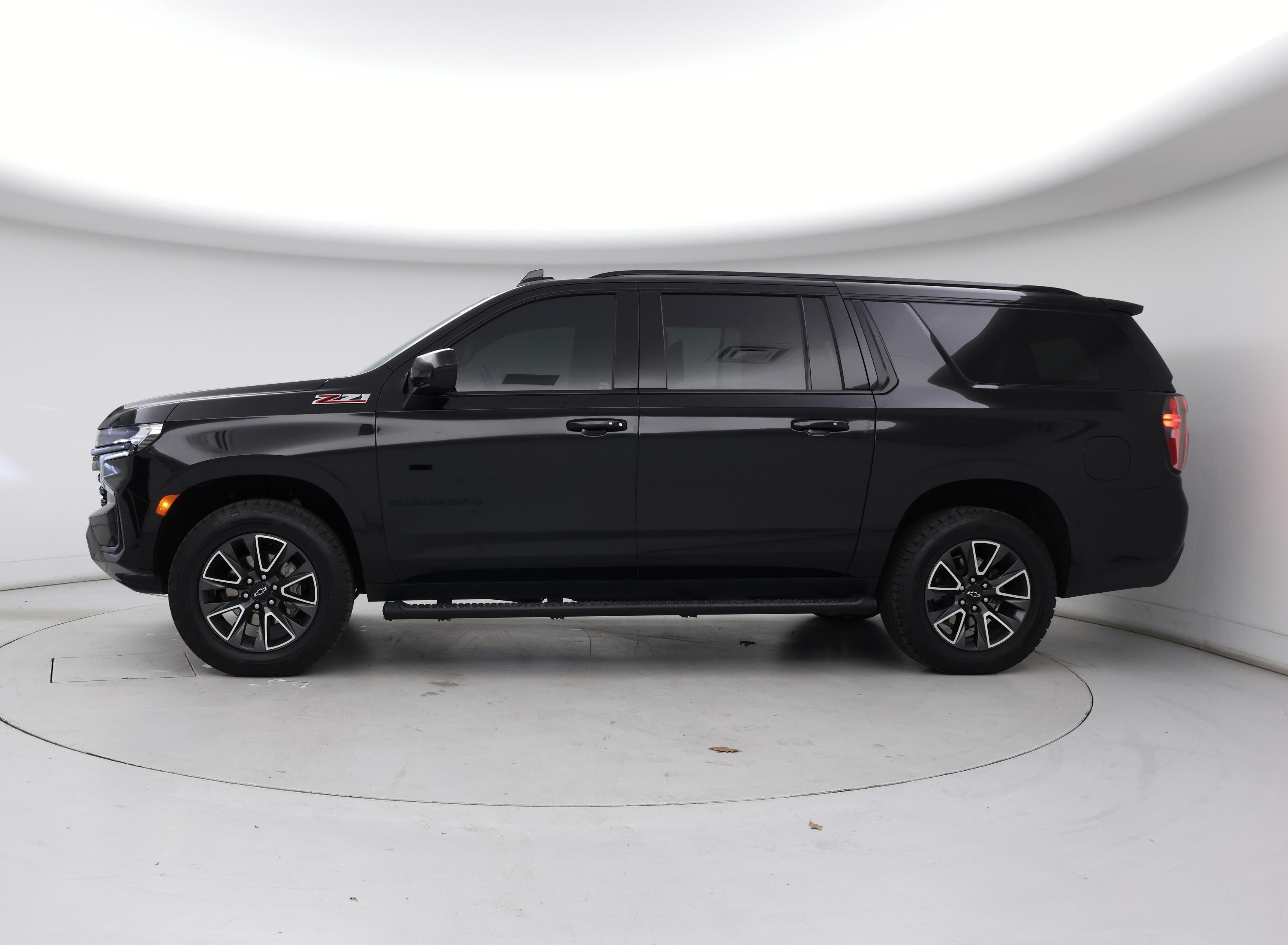 Thumbnail: 2021 Chevrolet Suburban - 3