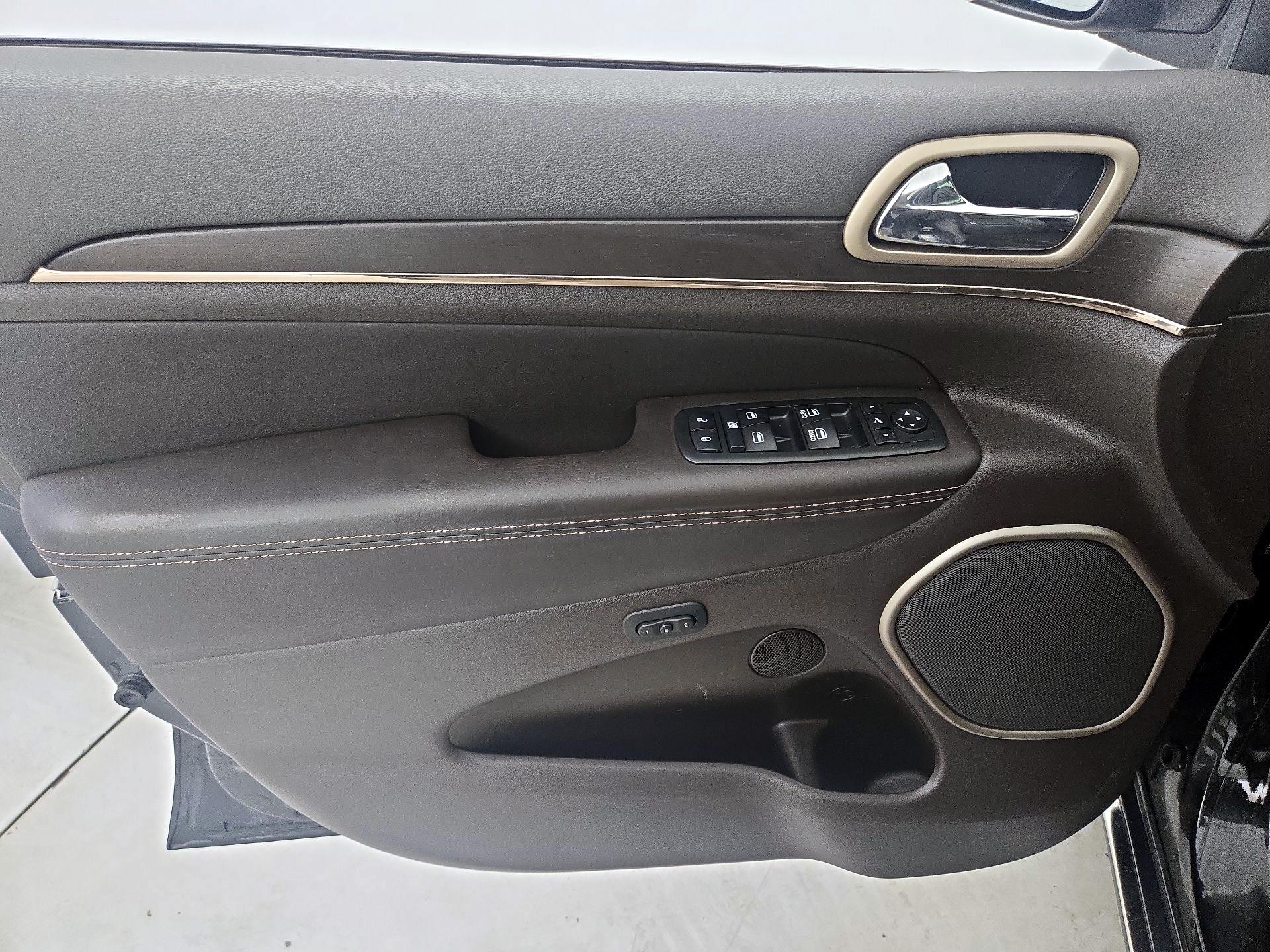 Thumbnail: 2014 Jeep Grand Cherokee - 12