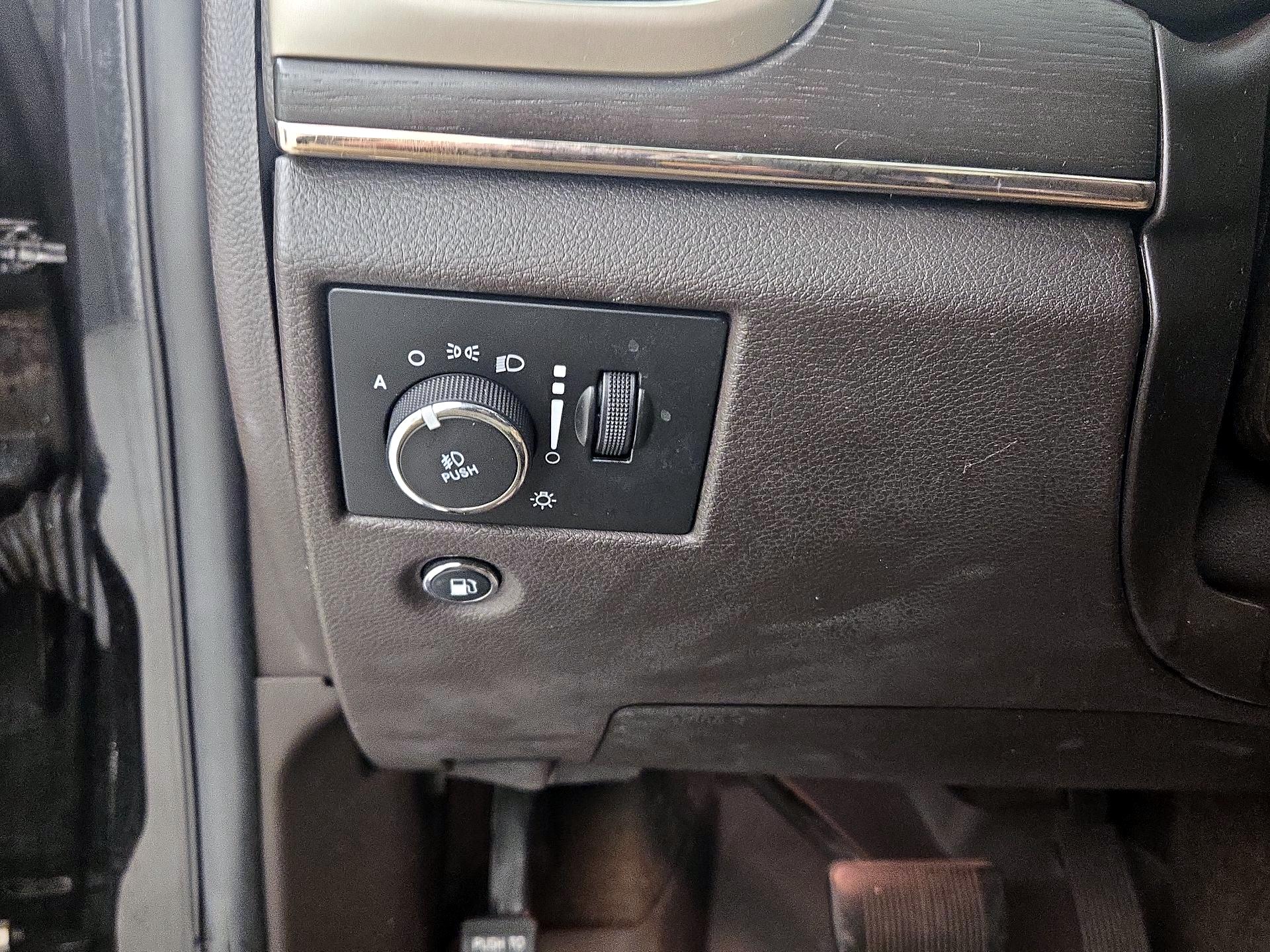 Thumbnail: 2014 Jeep Grand Cherokee - 13