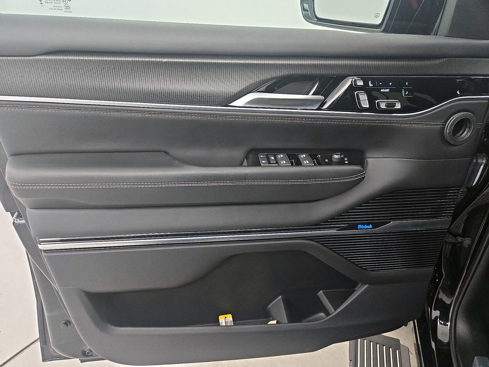 Thumbnail: 2024 Jeep Grand Wagoneer L - 12