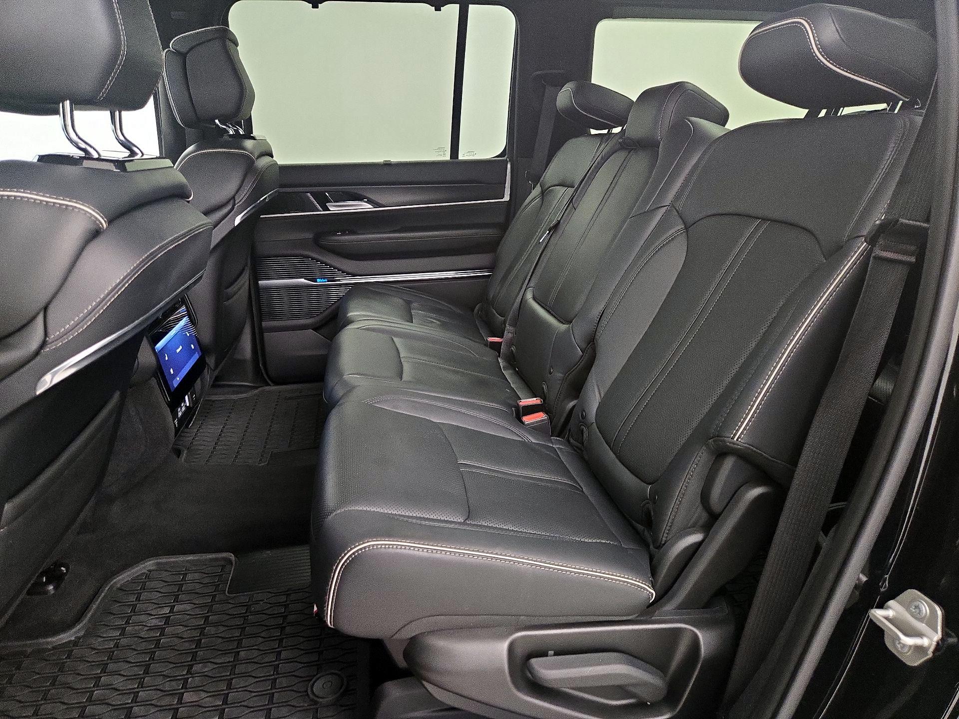 Thumbnail: 2024 Jeep Grand Wagoneer L - 20