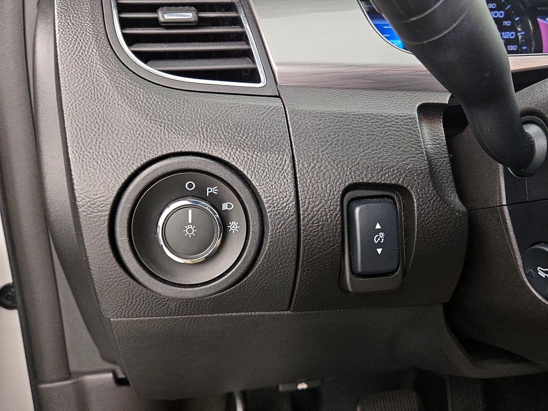 Thumbnail: 2014 Ford Taurus - 13